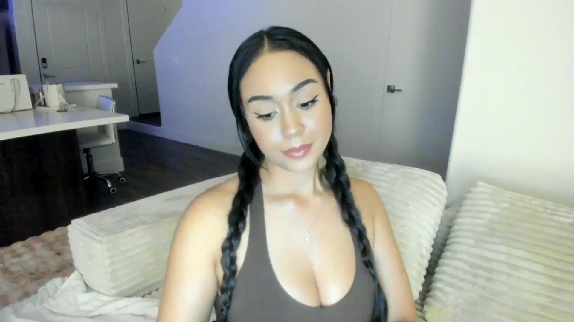 Gallery image thumbnail from Goddess_Jaz's myfreecams stream on, 03/10/2026, 04:39 image 2 of 20