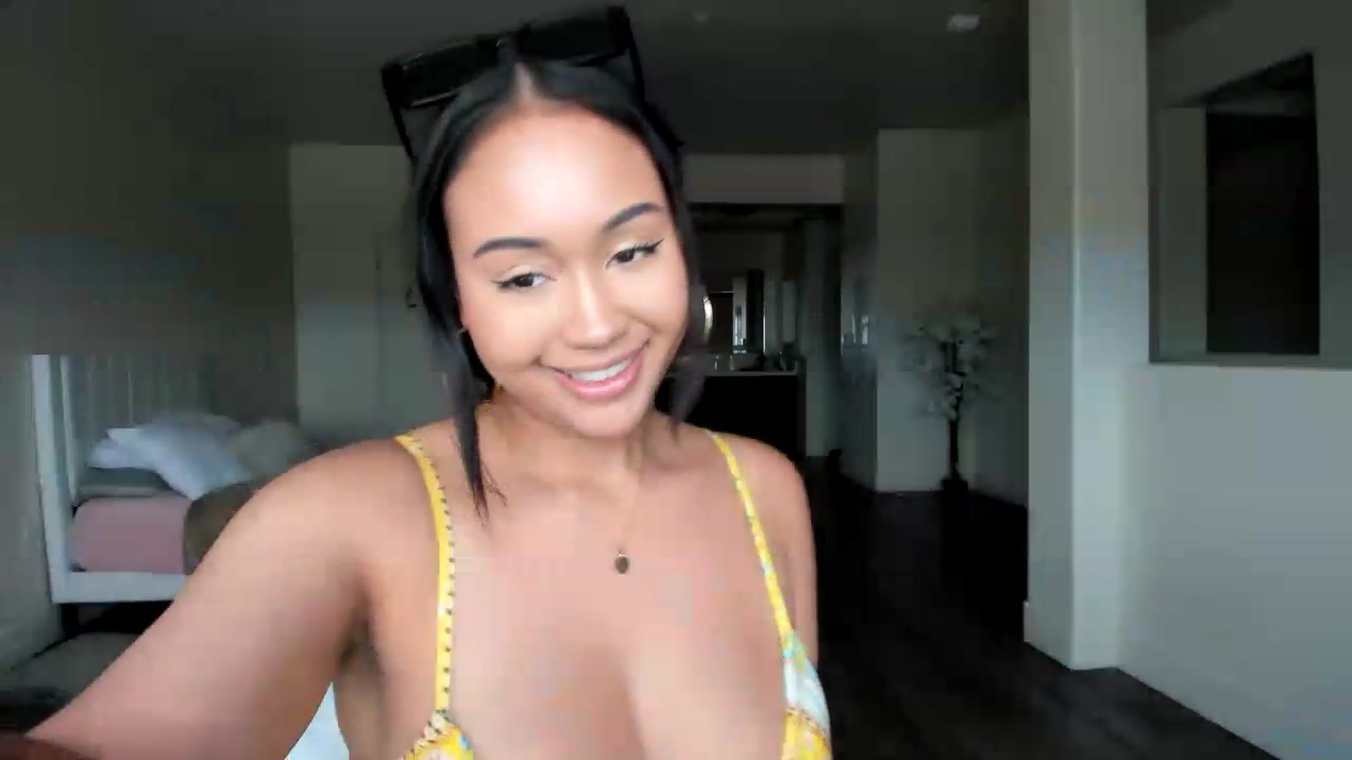 Gallery image thumbnail from Goddess_Jaz's myfreecams stream on, 05/26/2026, 18:38 image 9 of 20