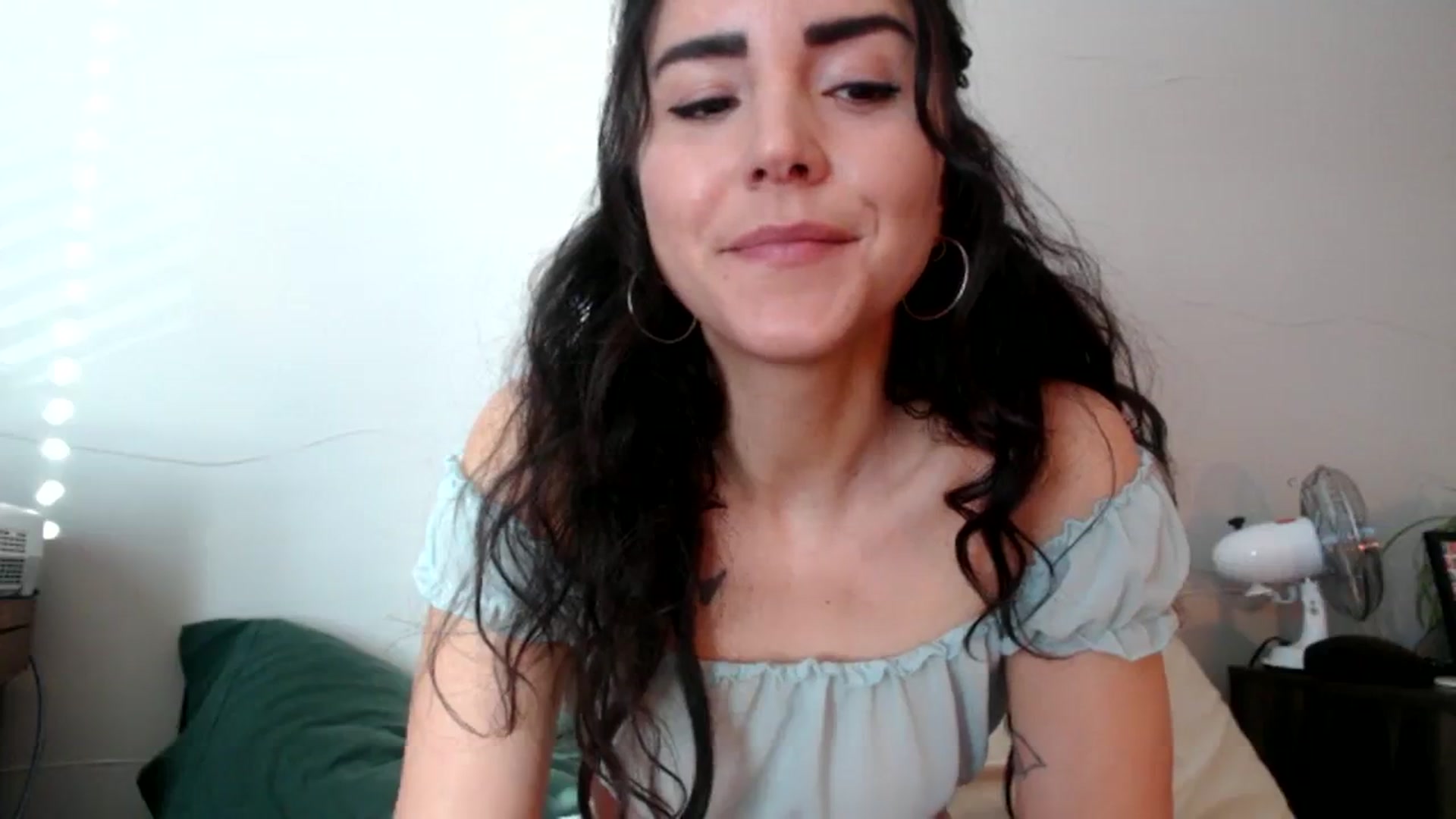 Gallery image thumbnail from Goddess_Lx's myfreecams stream on, 02/05/2024, 16:23 image 12 of 20