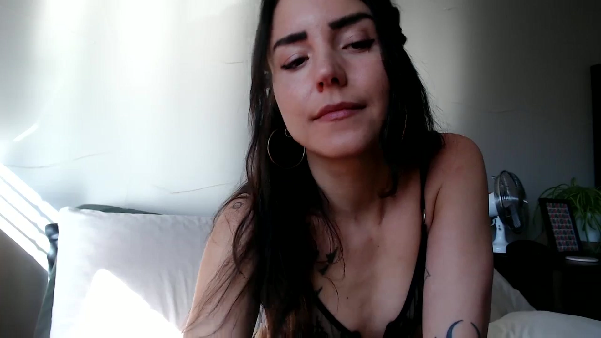 Gallery image thumbnail from Goddess_Lx's myfreecams stream on, 03/04/2024, 16:27 image 5 of 20