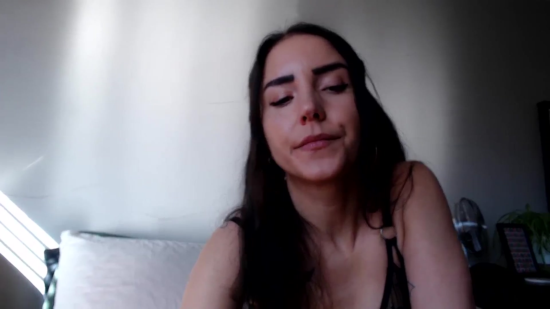 Gallery image thumbnail from Goddess_Lx's myfreecams stream on, 03/04/2024, 16:27 image 15 of 20