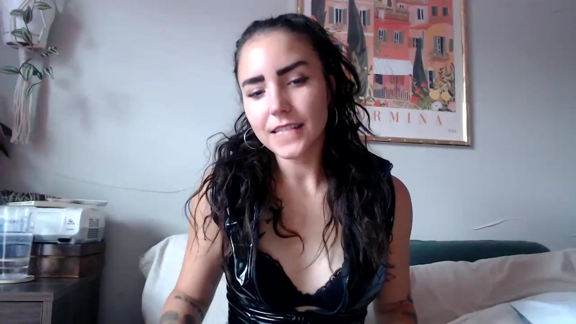 Gallery image thumbnail from Goddess_Lx's myfreecams stream on, 08/22/2024, 13:49 image 1 of 20