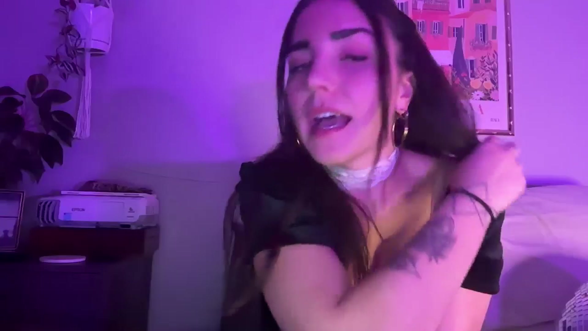 Gallery image thumbnail from Goddess_Lx's myfreecams stream on, 01/01/2025, 08:07 image 20 of 20