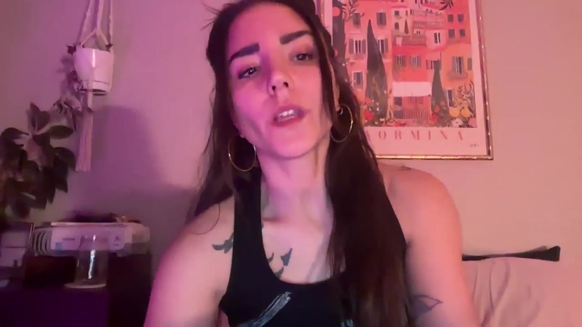 Gallery image thumbnail from Goddess_Lx's myfreecams stream on, 01/21/2025, 01:11 image 10 of 20