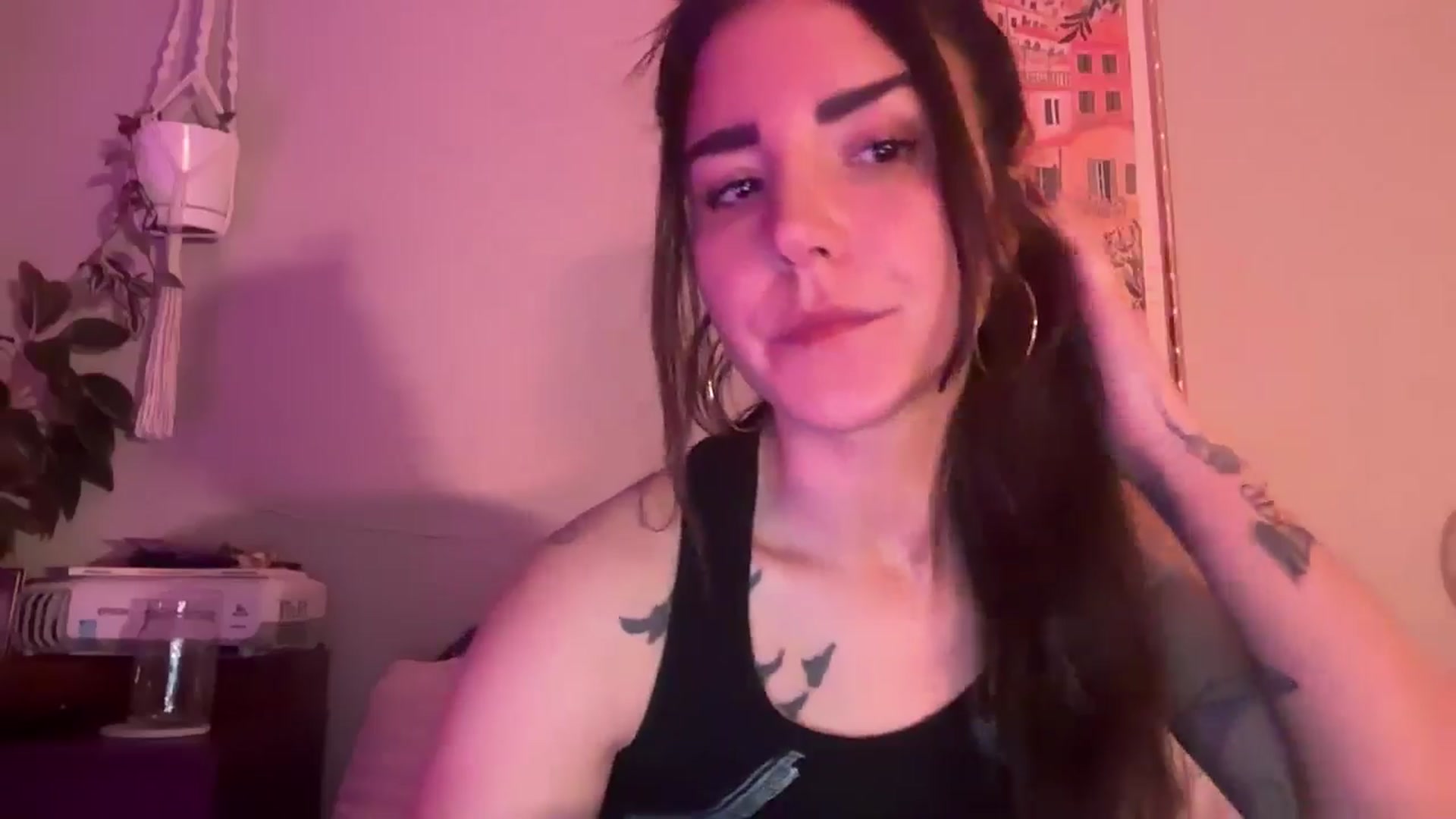 Gallery image thumbnail from Goddess_Lx's myfreecams stream on, 01/21/2025, 01:11 image 14 of 20