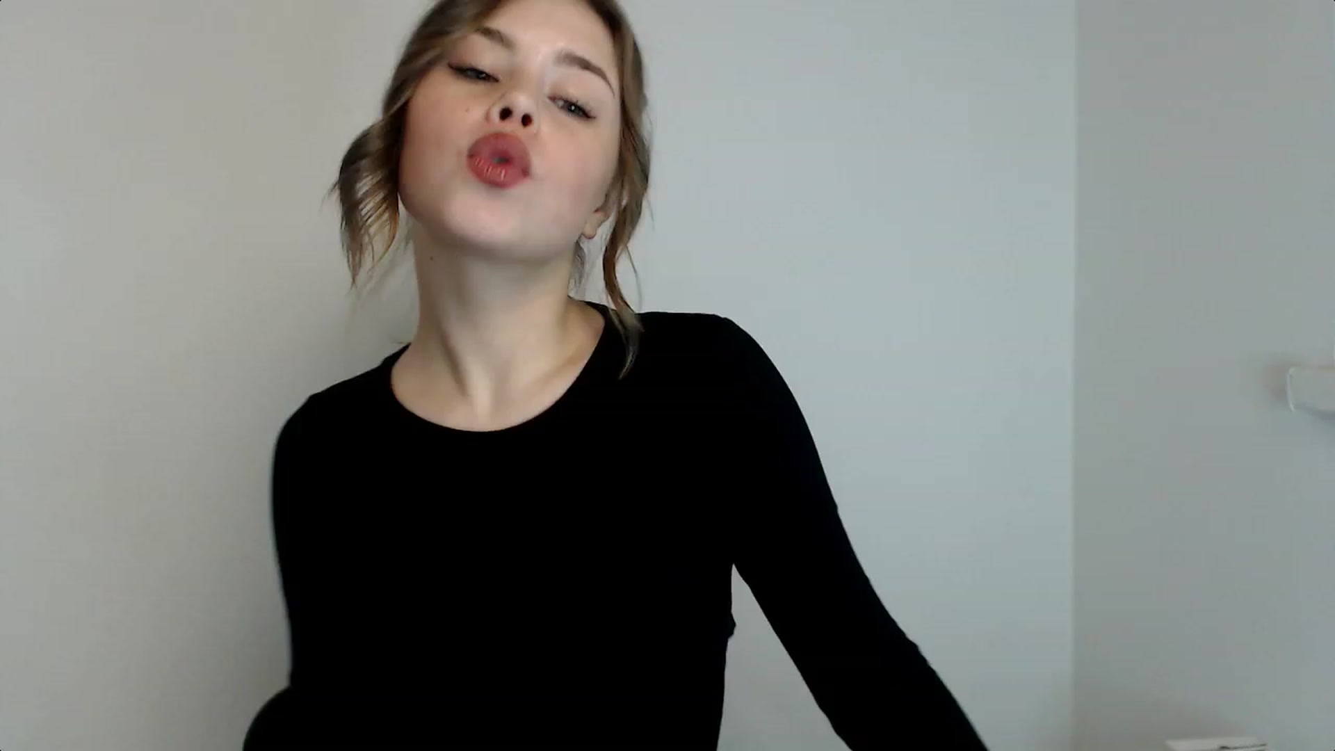 Gallery image thumbnail from Goddess_amour's myfreecams stream on, 02/01/2024, 18:15 image 4 of 20