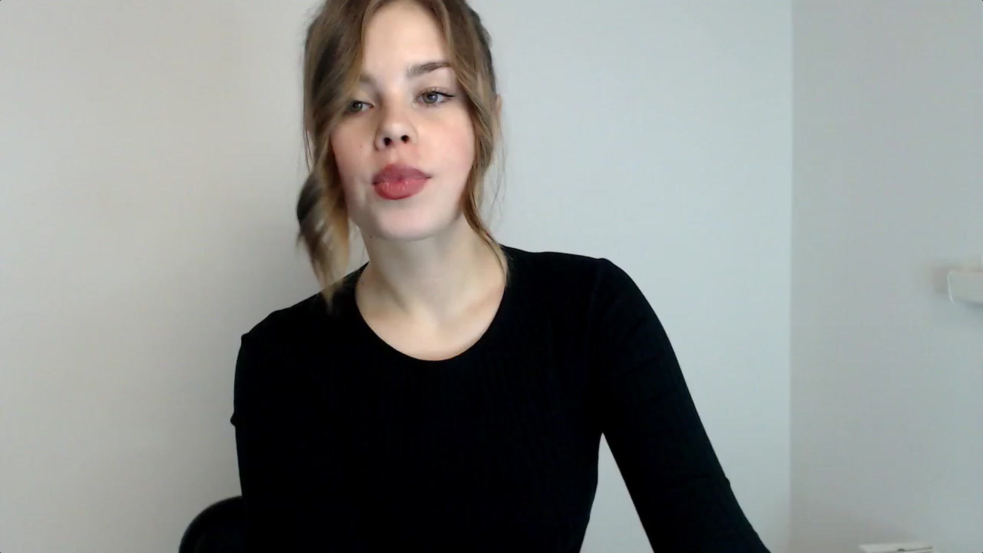 Gallery image thumbnail from Goddess_amour's myfreecams stream on, 02/01/2024, 18:15 image 11 of 20