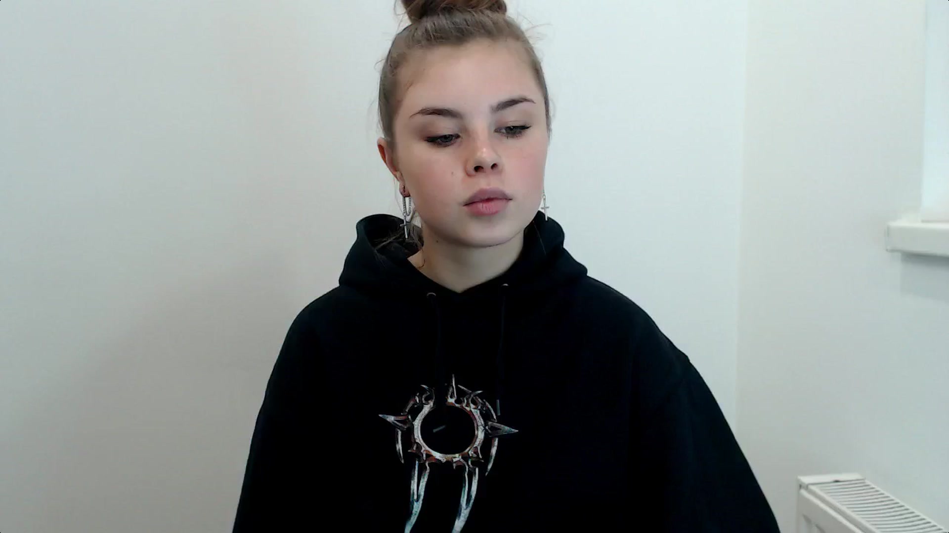 Gallery image thumbnail from Goddess_amour's myfreecams stream on, 02/05/2024, 16:25 image 3 of 20