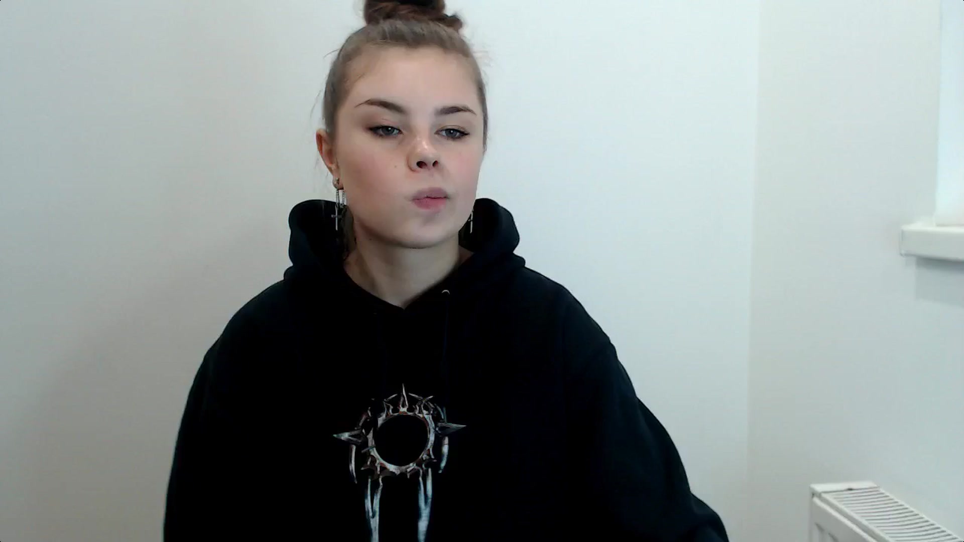 Gallery image thumbnail from Goddess_amour's myfreecams stream on, 02/05/2024, 16:25 image 13 of 20