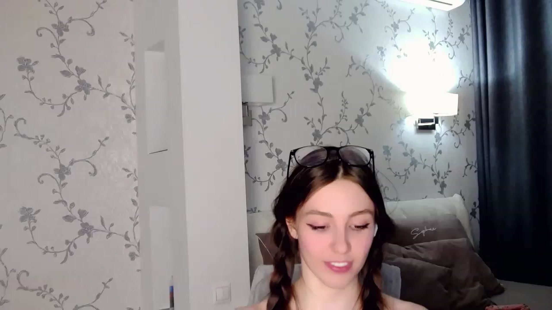 Gallery image thumbnail from Goddessblessu's myfreecams stream on, 12/09/2022, 10:20 image 16 of 20