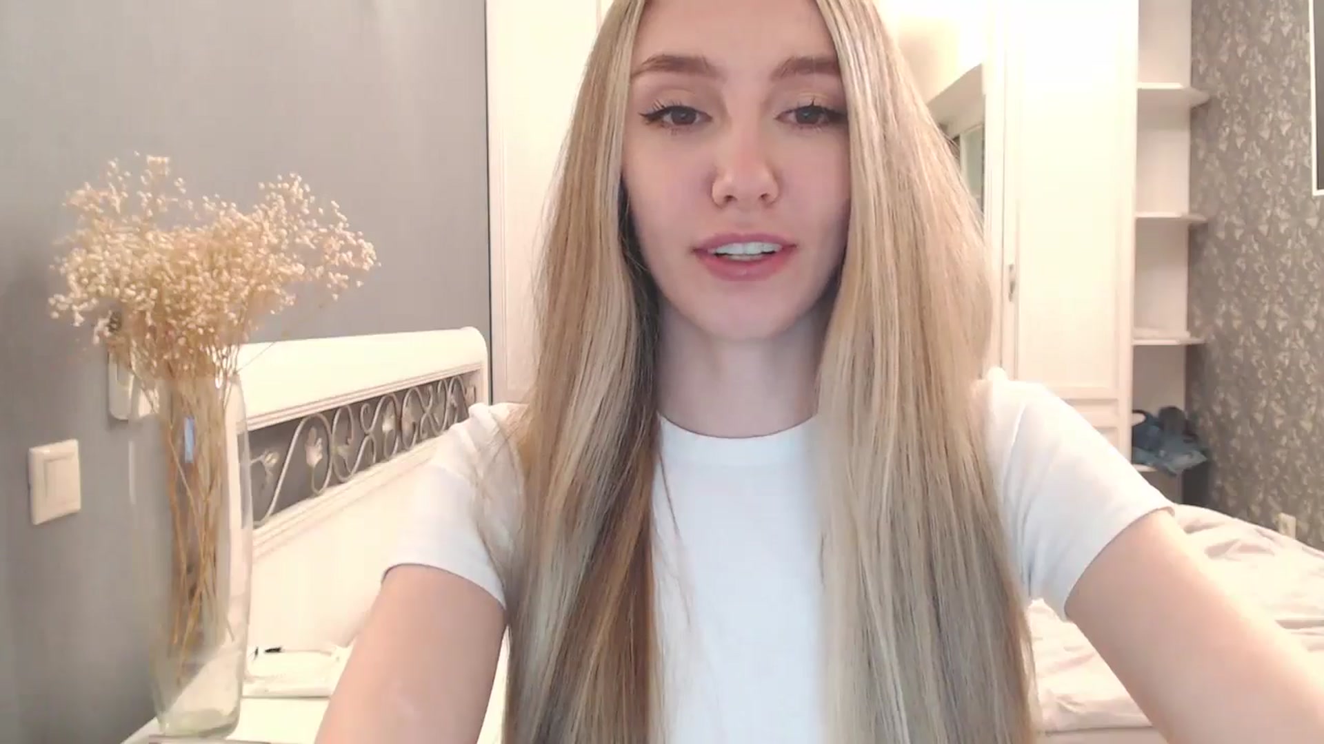 Gallery image thumbnail from Goddessblessu's myfreecams stream on, 10/29/2024, 17:28 image 14 of 20