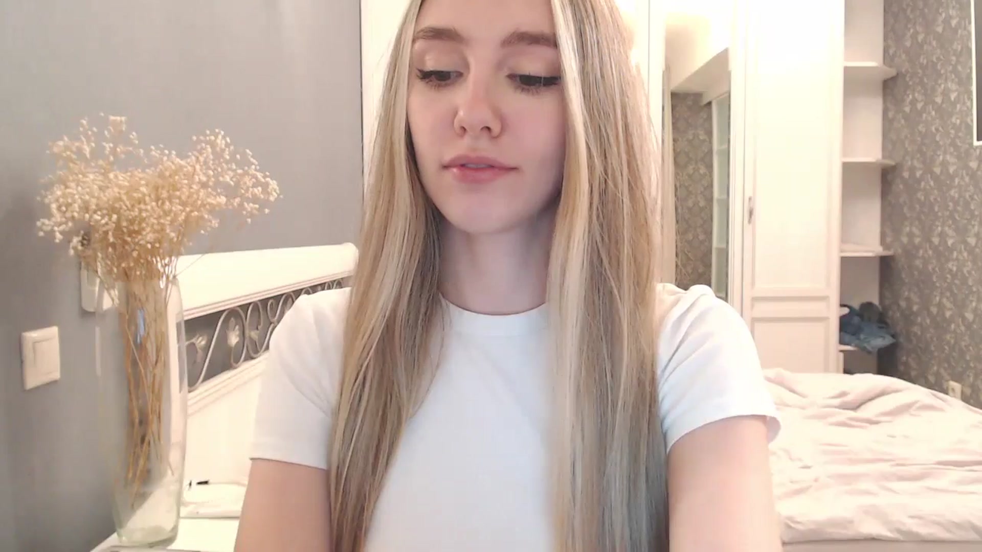 Gallery image thumbnail from Goddessblessu's myfreecams stream on, 10/29/2024, 17:28 image 7 of 20