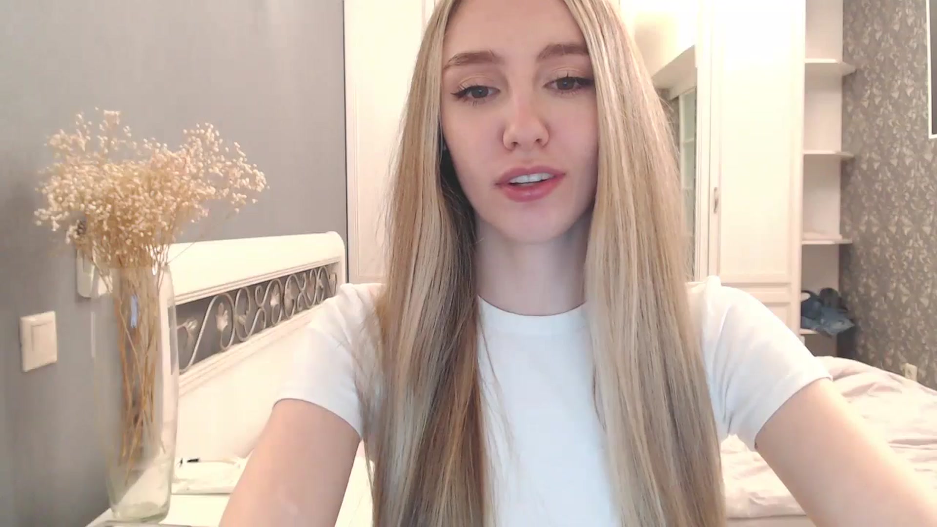 Gallery image thumbnail from Goddessblessu's myfreecams stream on, 10/29/2024, 17:28 image 13 of 20