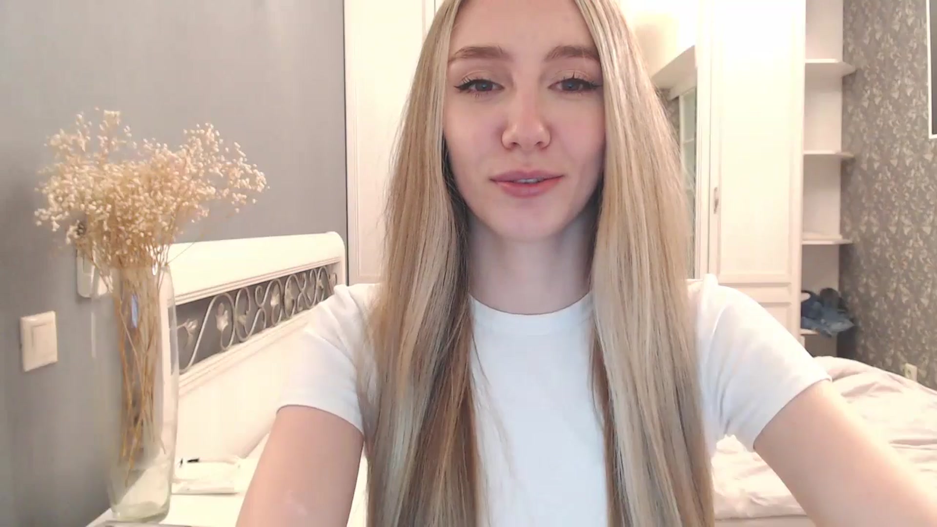 Gallery image thumbnail from Goddessblessu's myfreecams stream on, 10/29/2024, 17:28 image 12 of 20