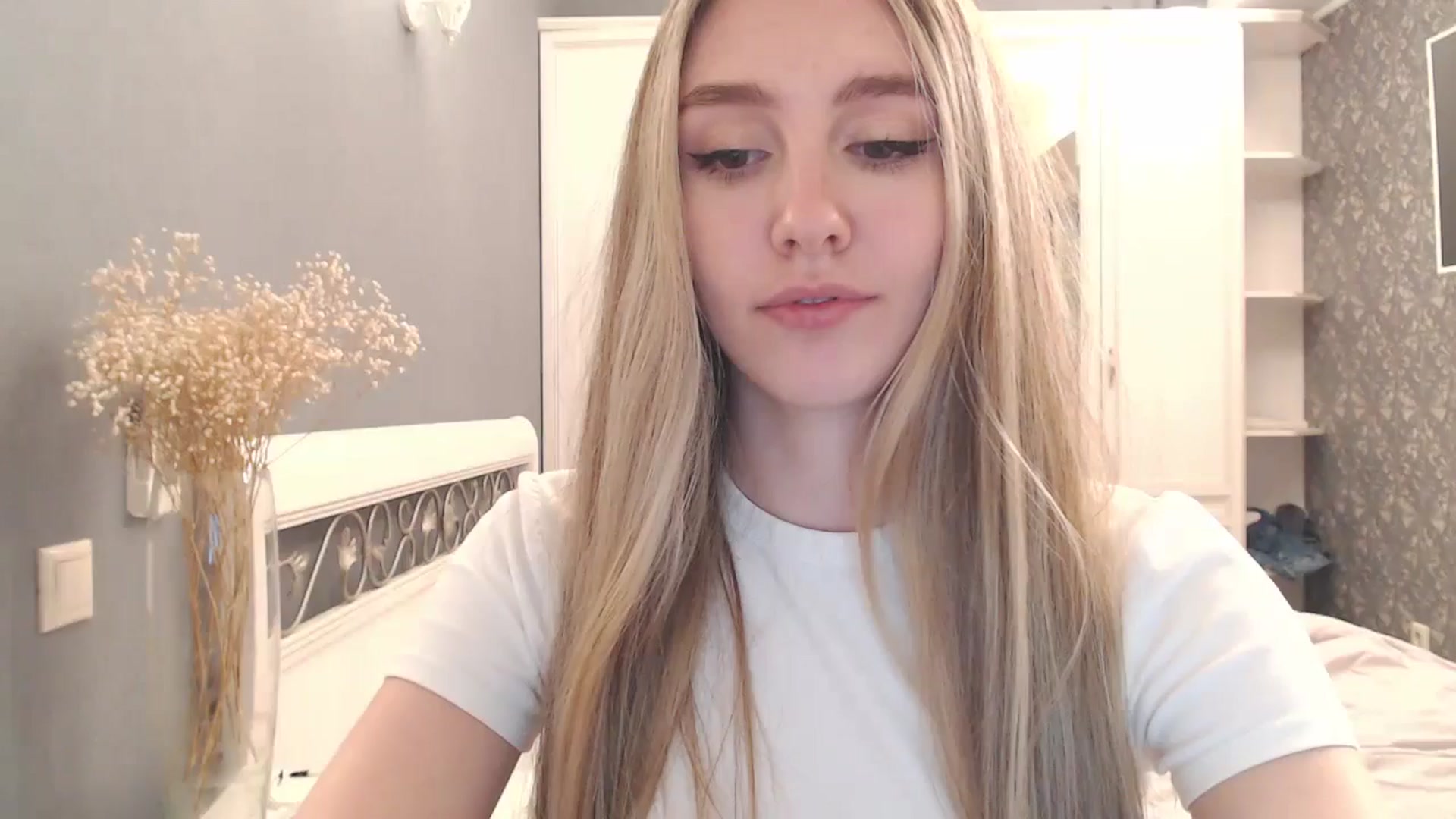 Gallery image thumbnail from Goddessblessu's myfreecams stream on, 10/29/2024, 17:28 image 1 of 20