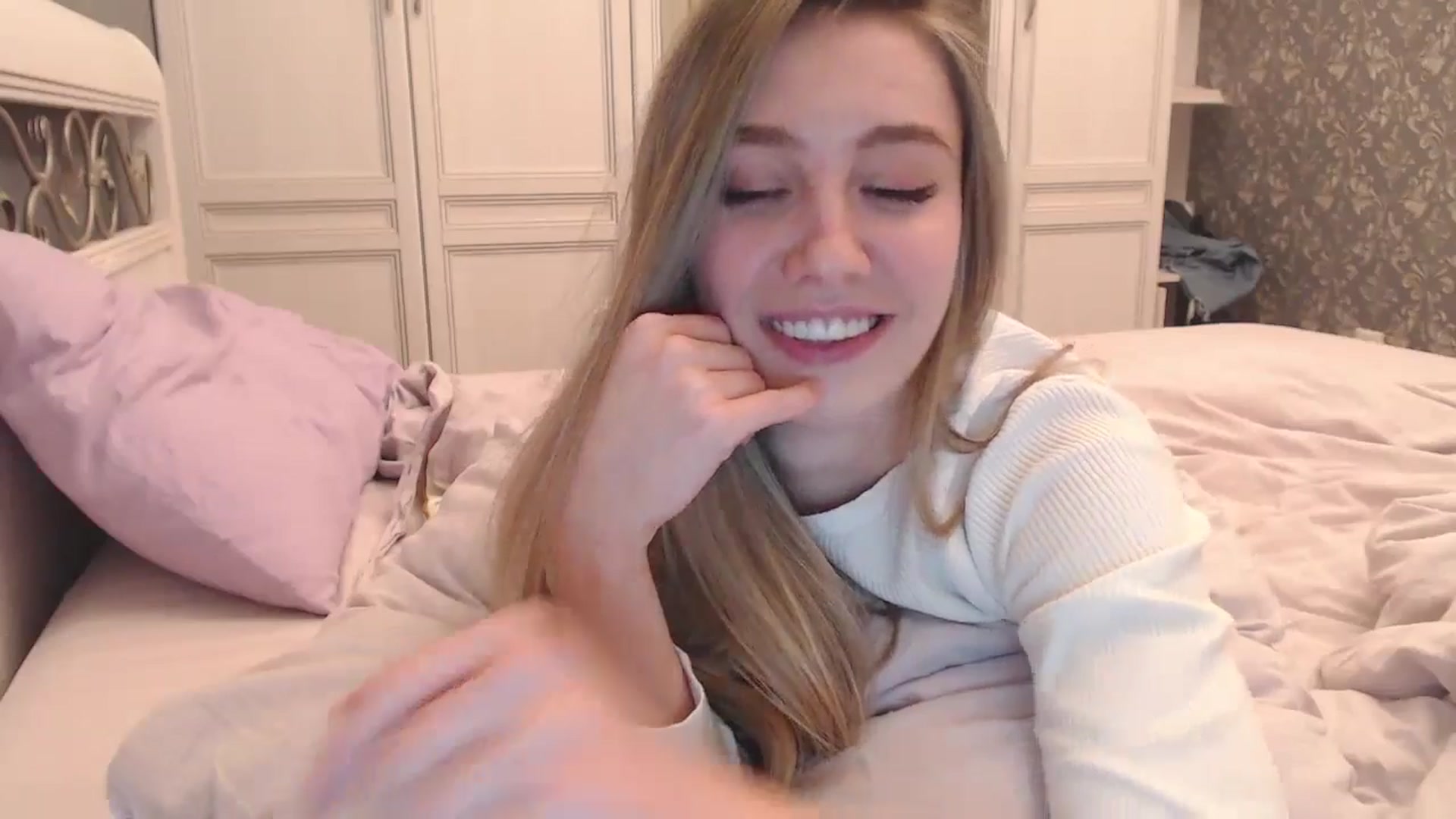 Gallery image thumbnail from Goddessblessu's myfreecams stream on, 10/30/2024, 21:21 image 9 of 20