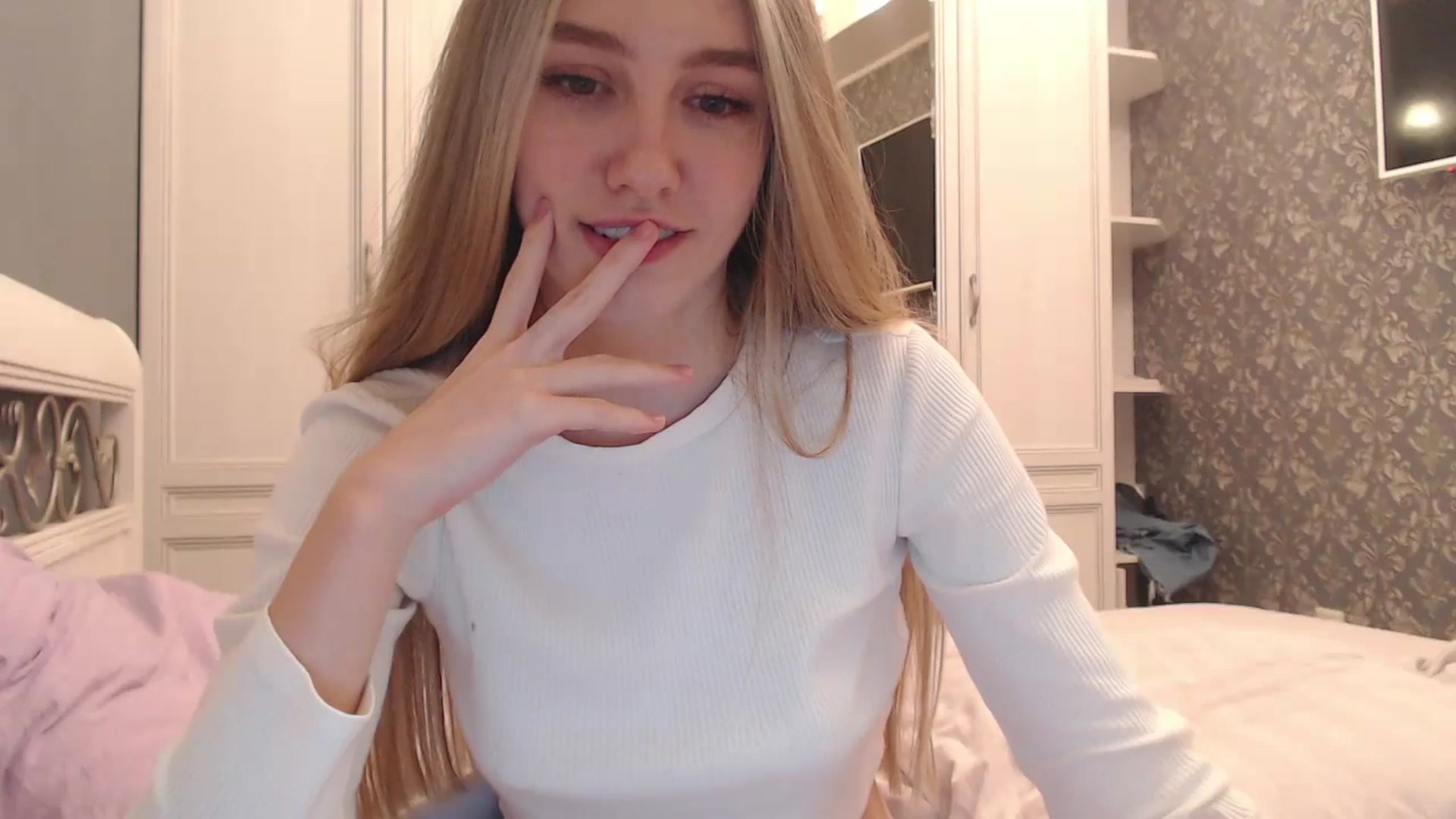 Gallery image thumbnail from Goddessblessu's myfreecams stream on, 10/30/2024, 21:21 image 17 of 20
