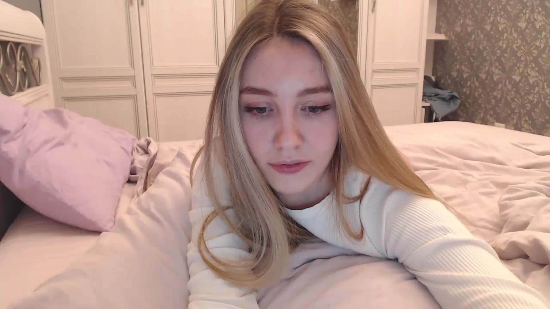 Gallery image thumbnail from Goddessblessu's myfreecams stream on, 10/30/2024, 21:21 image 10 of 20