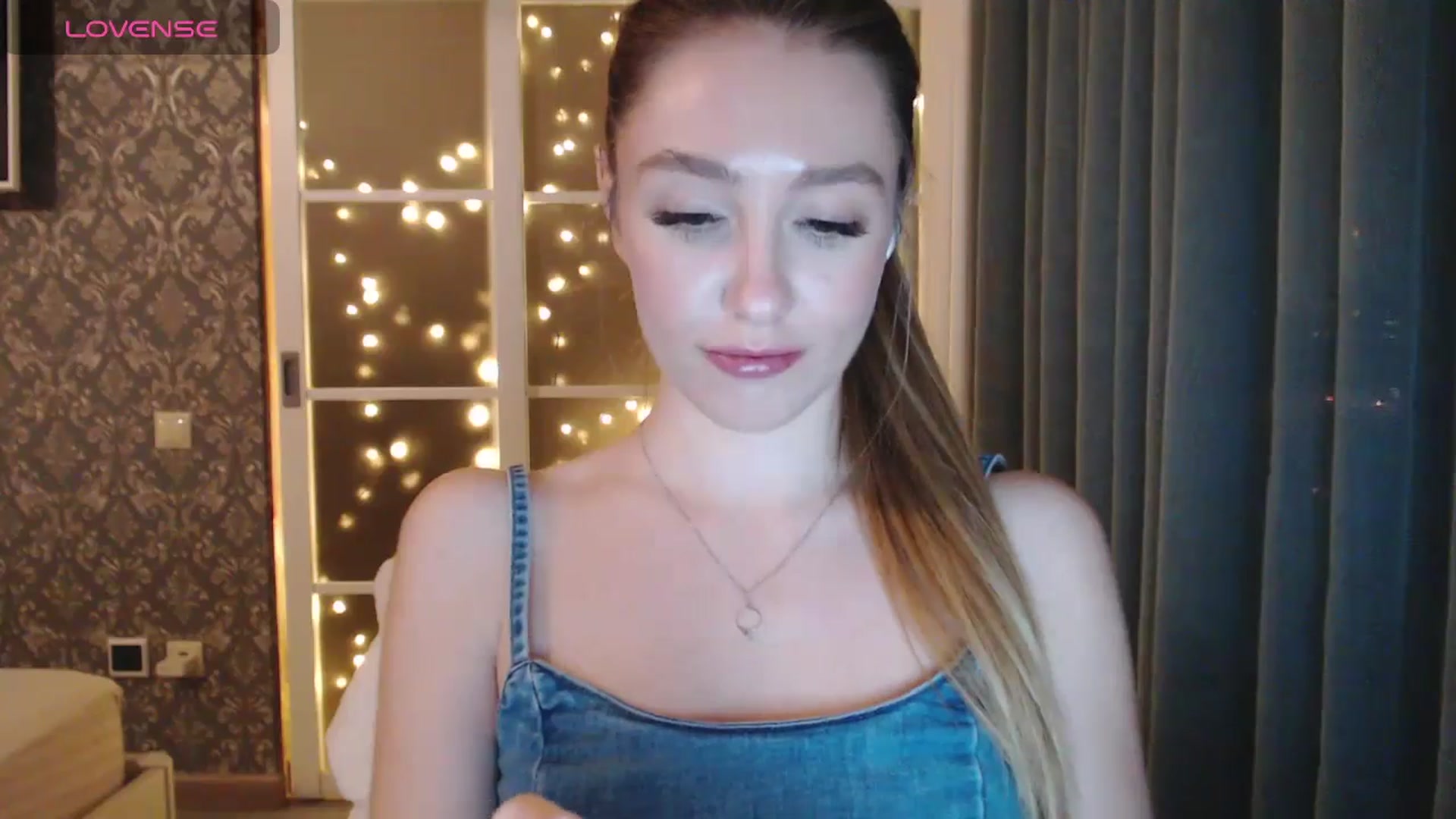 Gallery image thumbnail from Goddessblessu's myfreecams stream on, 01/19/2025, 18:19 image 10 of 20