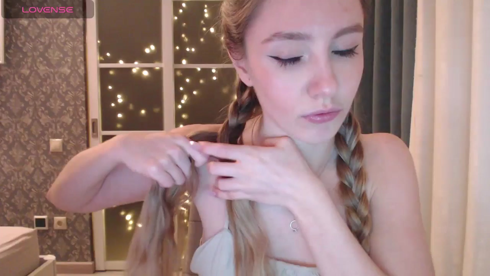 Gallery image thumbnail from Goddessblessu's myfreecams stream on, 02/09/2025, 19:11 image 11 of 20