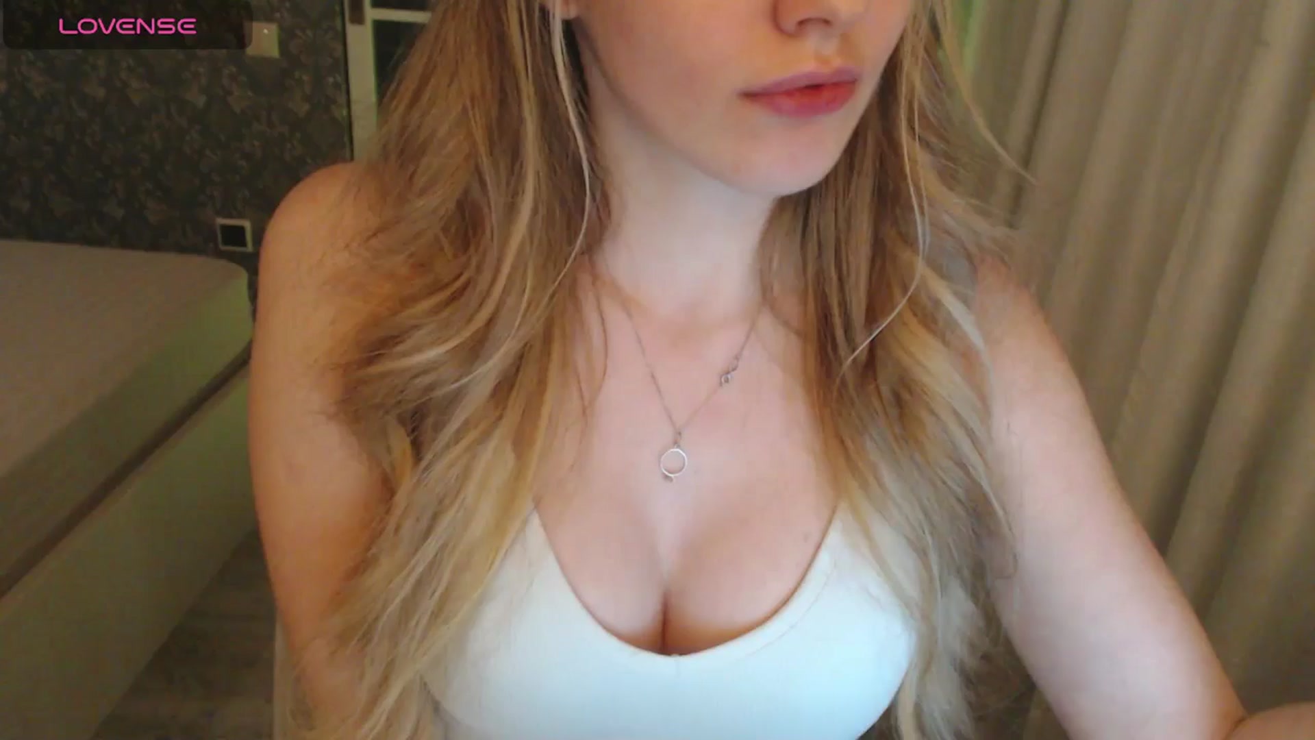 Gallery image thumbnail from Goddessblessu's myfreecams stream on, 03/17/2025, 16:14 image 18 of 20