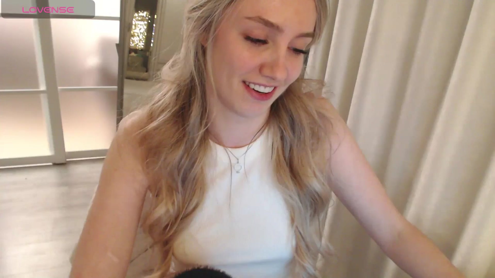 Gallery image thumbnail from Goddessblessu's myfreecams stream on, 04/01/2025, 21:25 image 19 of 20