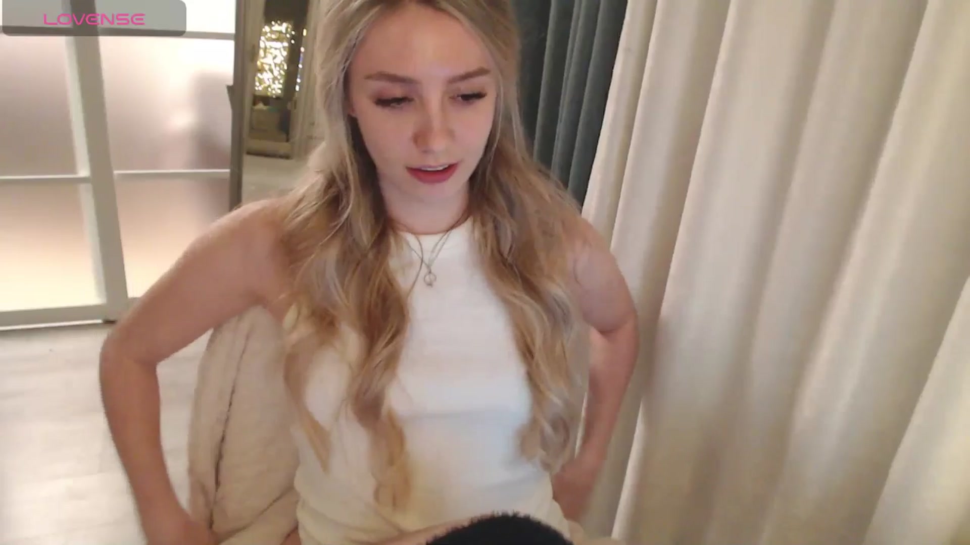 Gallery image thumbnail from Goddessblessu's myfreecams stream on, 04/01/2025, 21:25 image 15 of 20