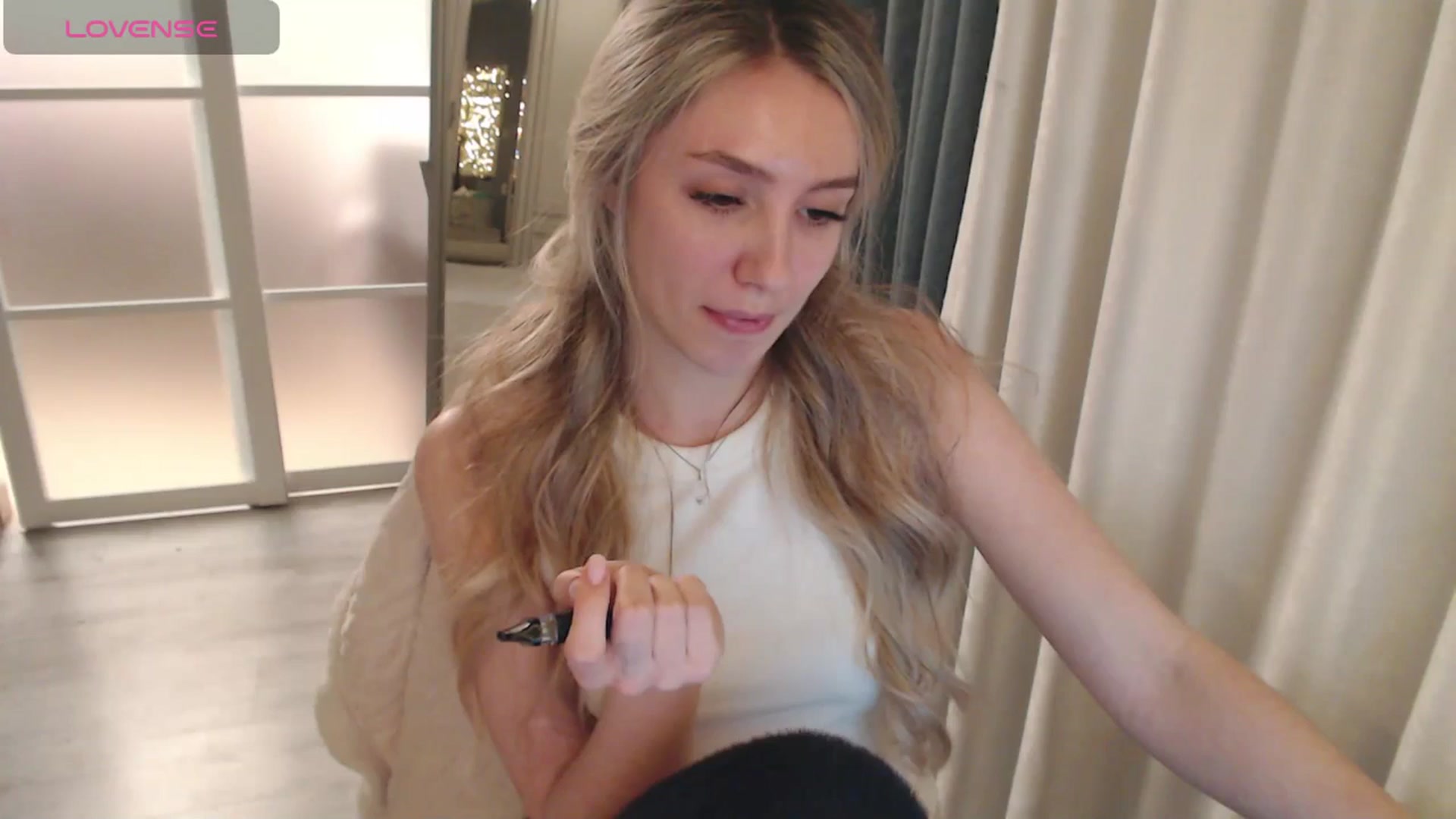Gallery image thumbnail from Goddessblessu's myfreecams stream on, 04/01/2025, 21:25 image 4 of 20