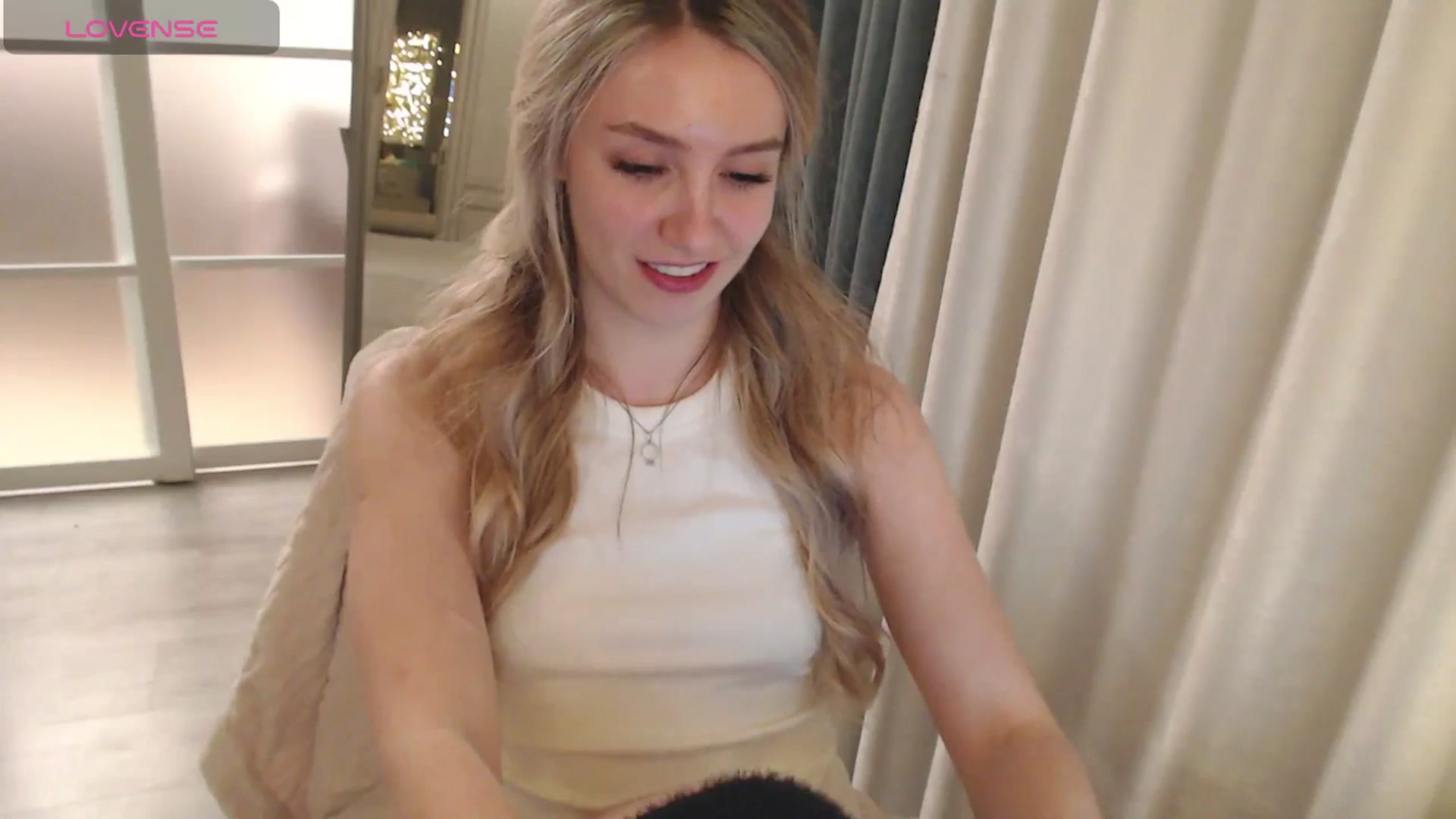 Gallery image thumbnail from Goddessblessu's myfreecams stream on, 04/01/2025, 21:25 image 17 of 20