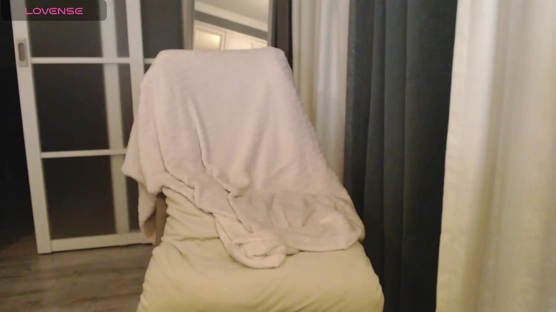 Gallery image thumbnail from Goddessblessu's myfreecams stream on, 04/06/2025, 20:10 image 1 of 20
