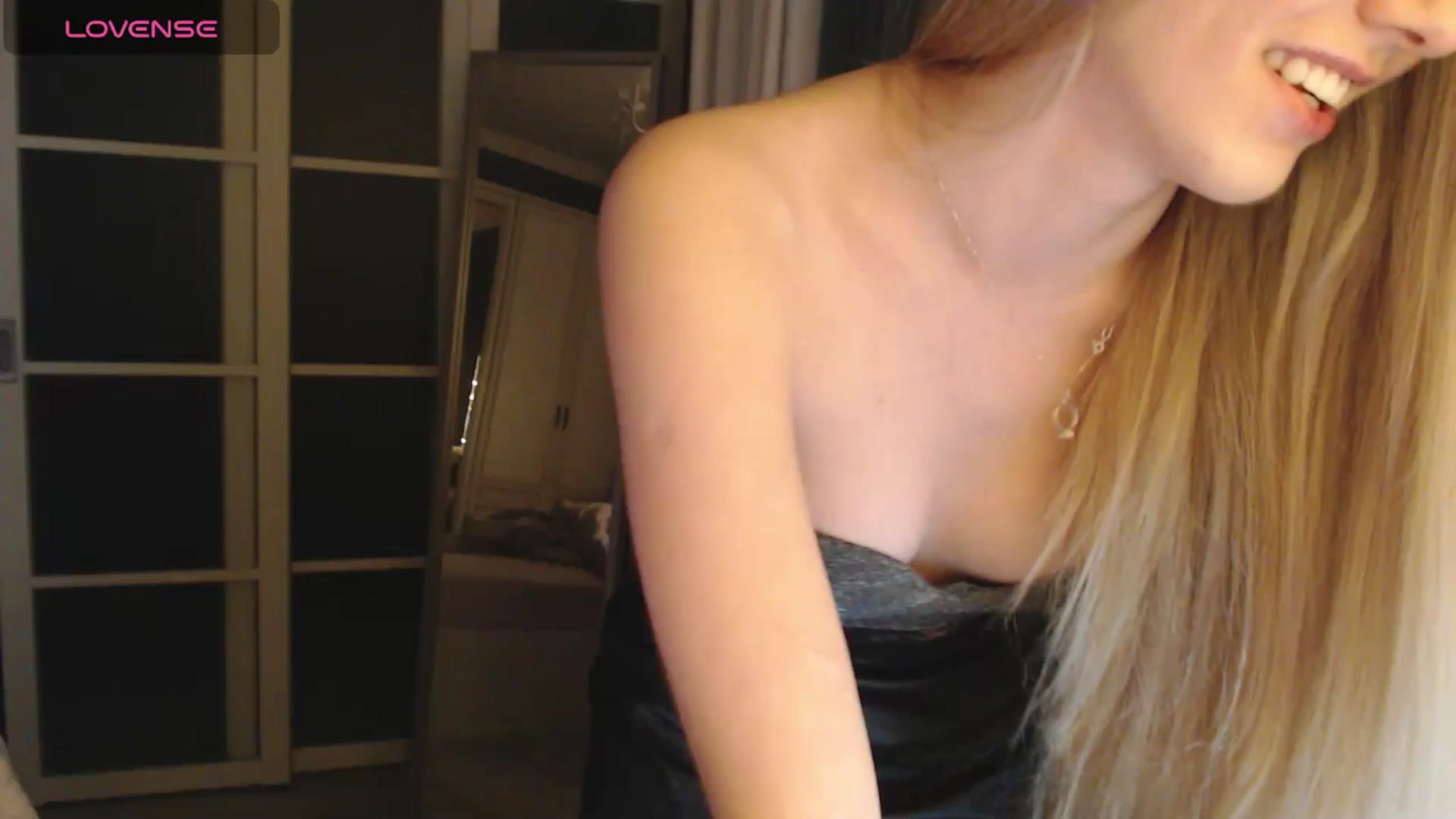 Gallery image thumbnail from Goddessblessu's myfreecams stream on, 04/06/2025, 21:01 image 16 of 20