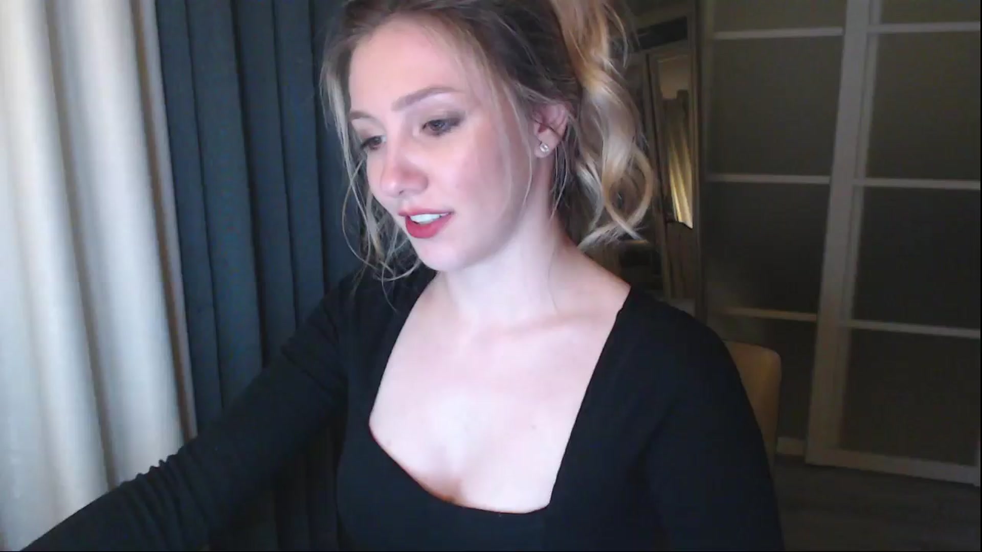 Gallery image thumbnail from Goddessblessu's myfreecams stream on, 06/06/2025, 18:45 image 5 of 20