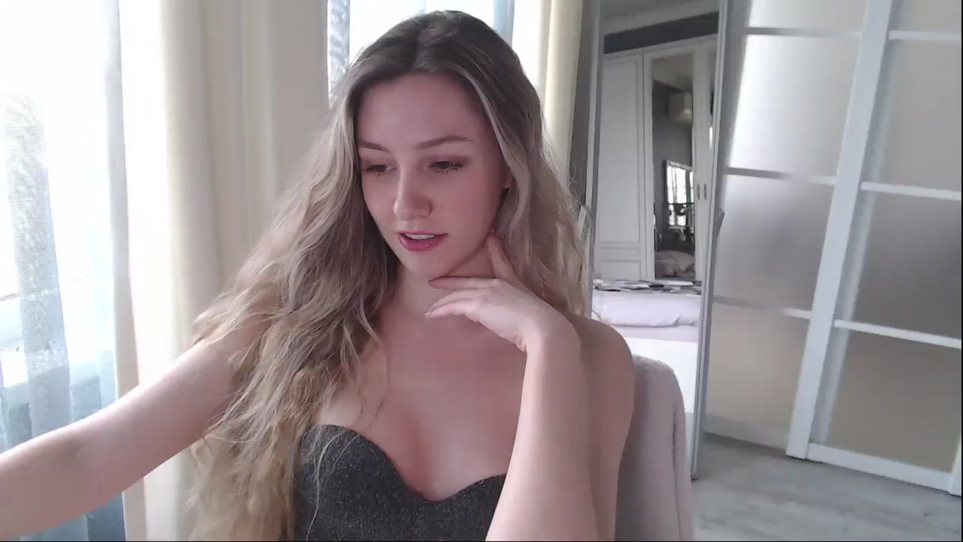 Gallery image thumbnail from Goddessblessu's myfreecams stream on, 06/14/2025, 14:36 image 5 of 20