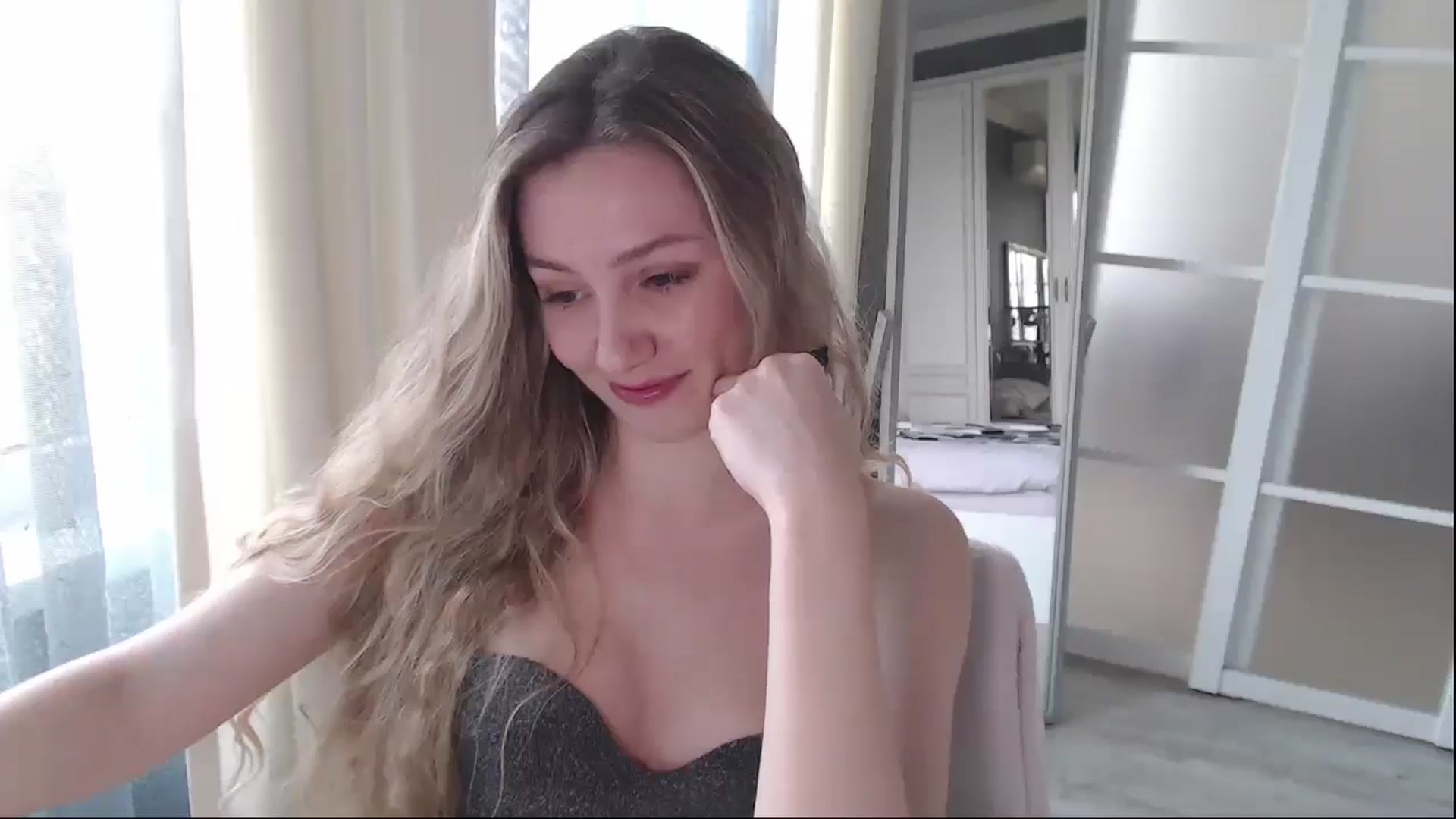 Gallery image thumbnail from Goddessblessu's myfreecams stream on, 06/14/2025, 14:36 image 10 of 20
