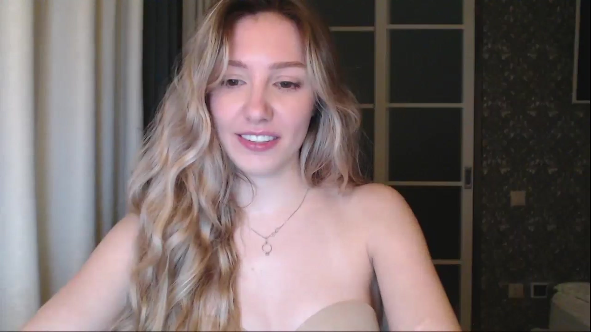 Gallery image thumbnail from Goddessblessu's myfreecams stream on, 08/15/2025, 17:36 image 19 of 20