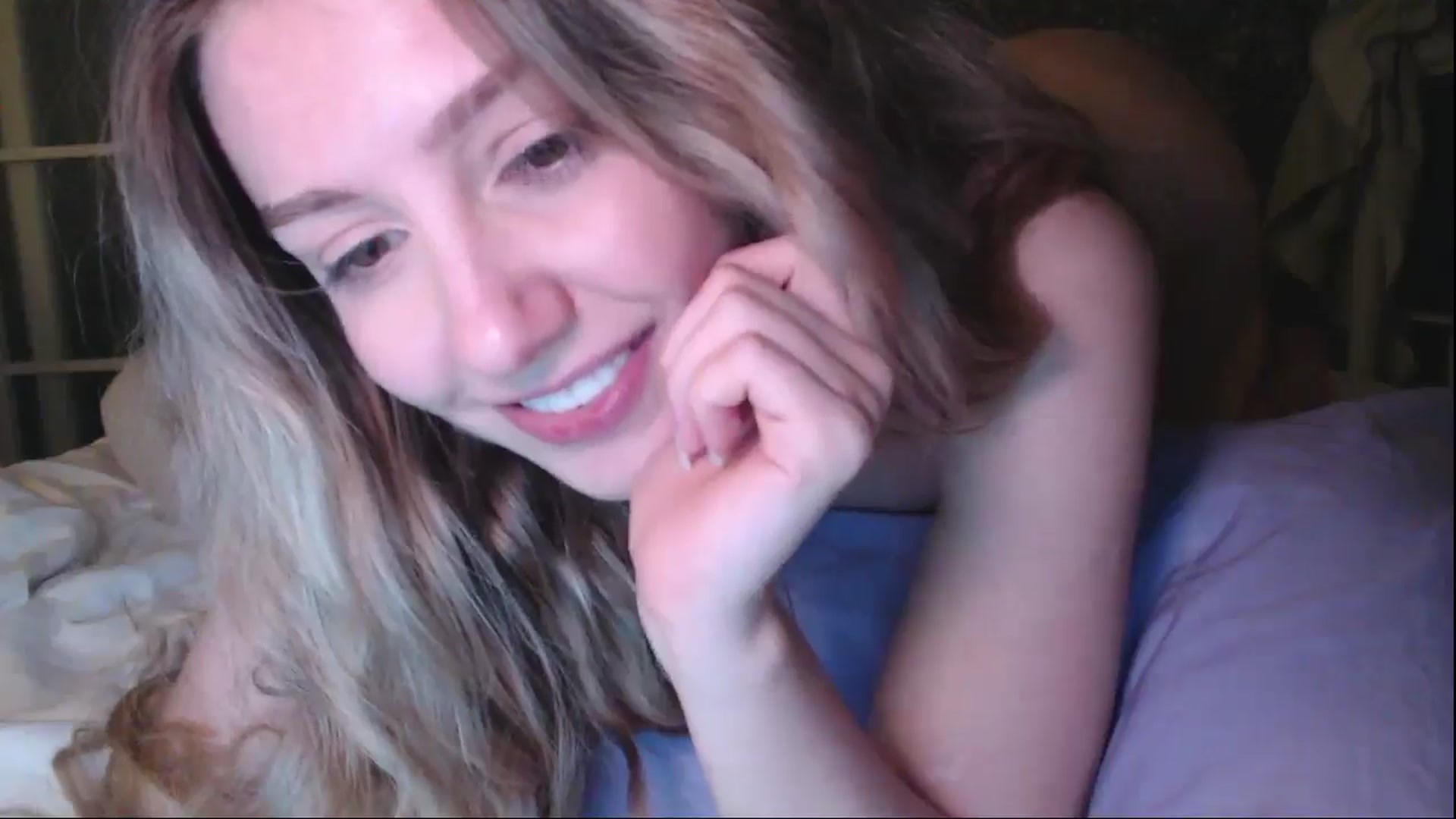 Gallery image thumbnail from Goddessblessu's myfreecams stream on, 08/15/2025, 19:00 image 5 of 20
