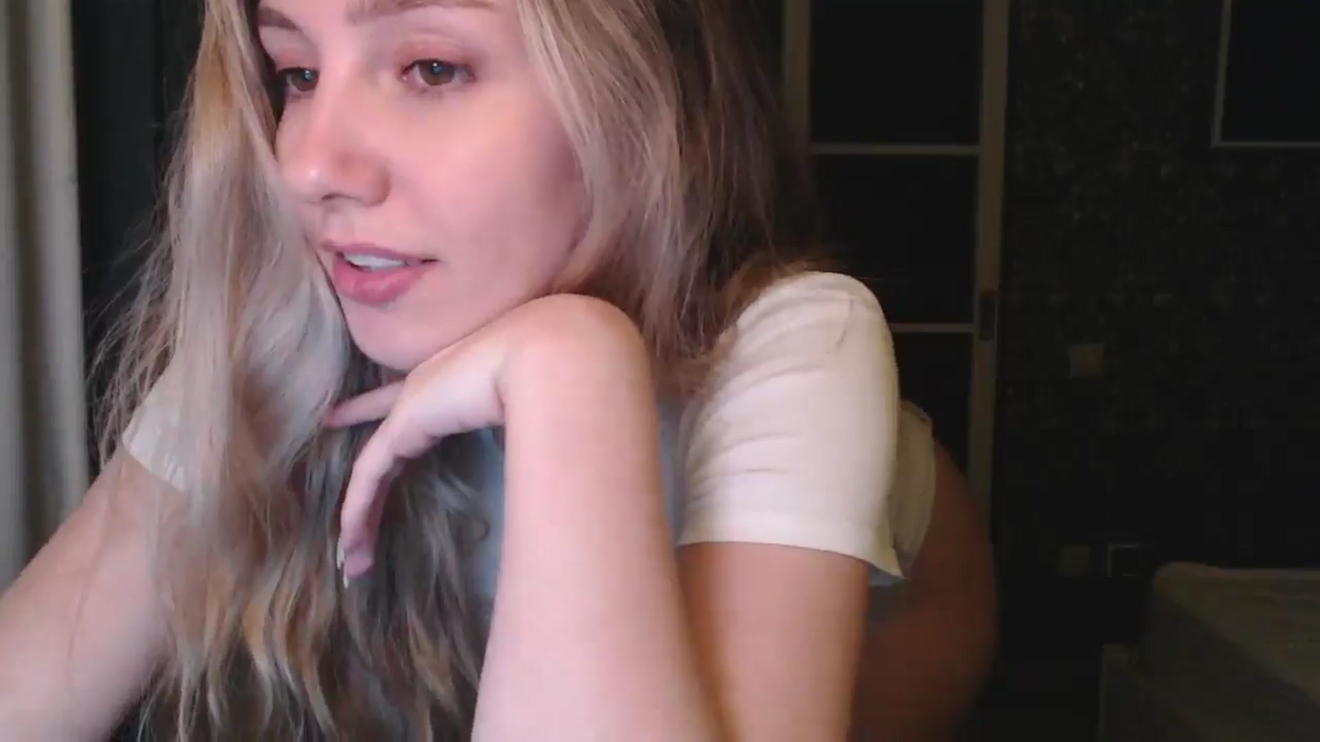 Gallery image thumbnail from Goddessblessu's myfreecams stream on, 08/19/2025, 19:56 image 13 of 20