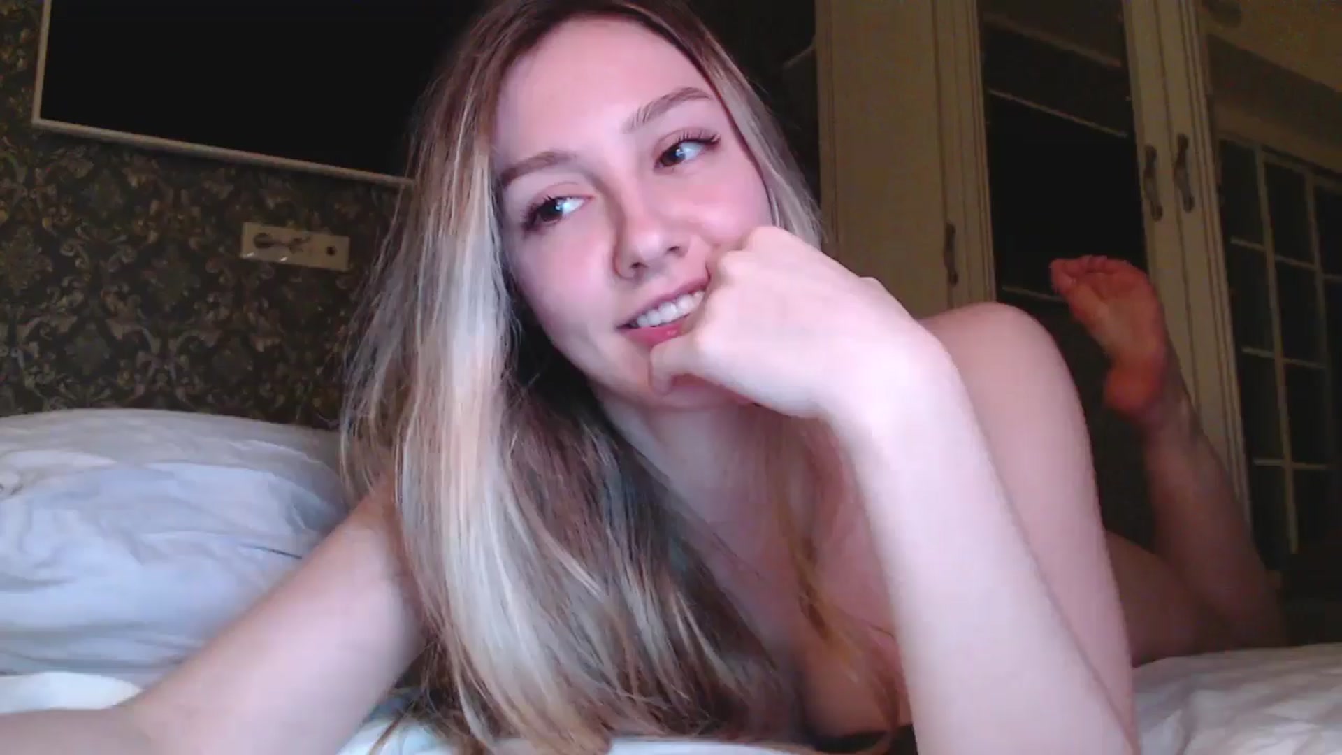 Gallery image thumbnail from Goddessblessu's myfreecams stream on, 08/27/2025, 19:44 image 15 of 20
