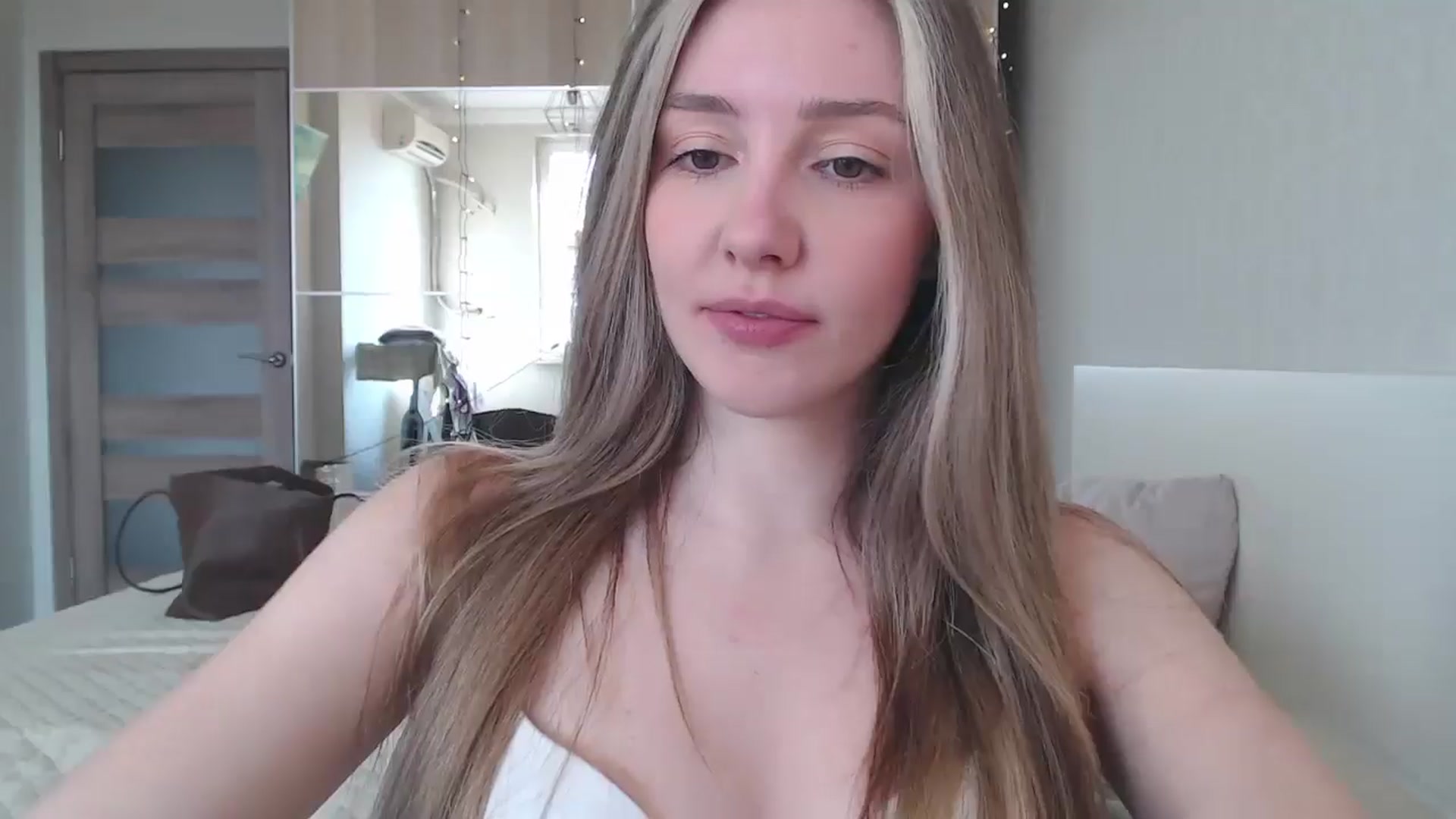 Gallery image thumbnail from Goddessblessu's myfreecams stream on, 09/25/2025, 13:33 image 12 of 20
