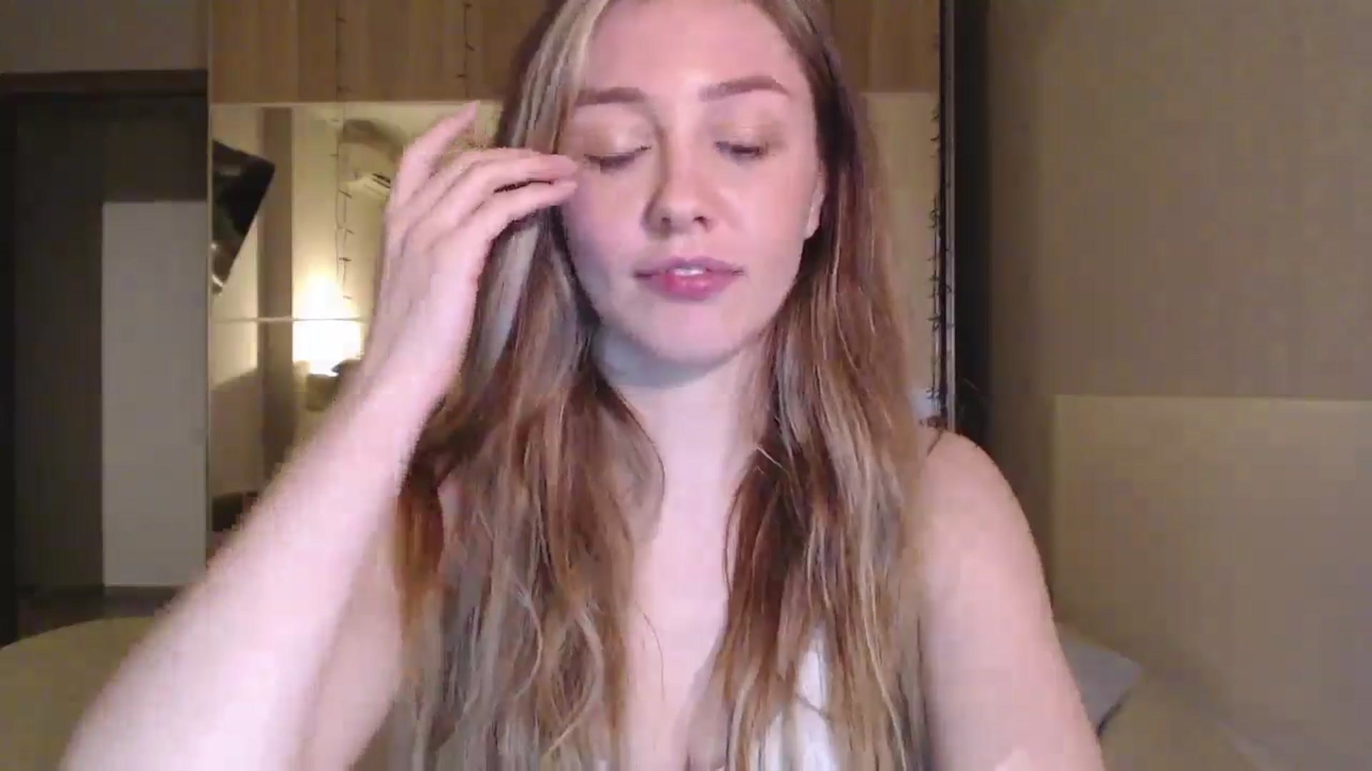 Gallery image thumbnail from Goddessblessu's myfreecams stream on, 10/05/2025, 18:28 image 17 of 20