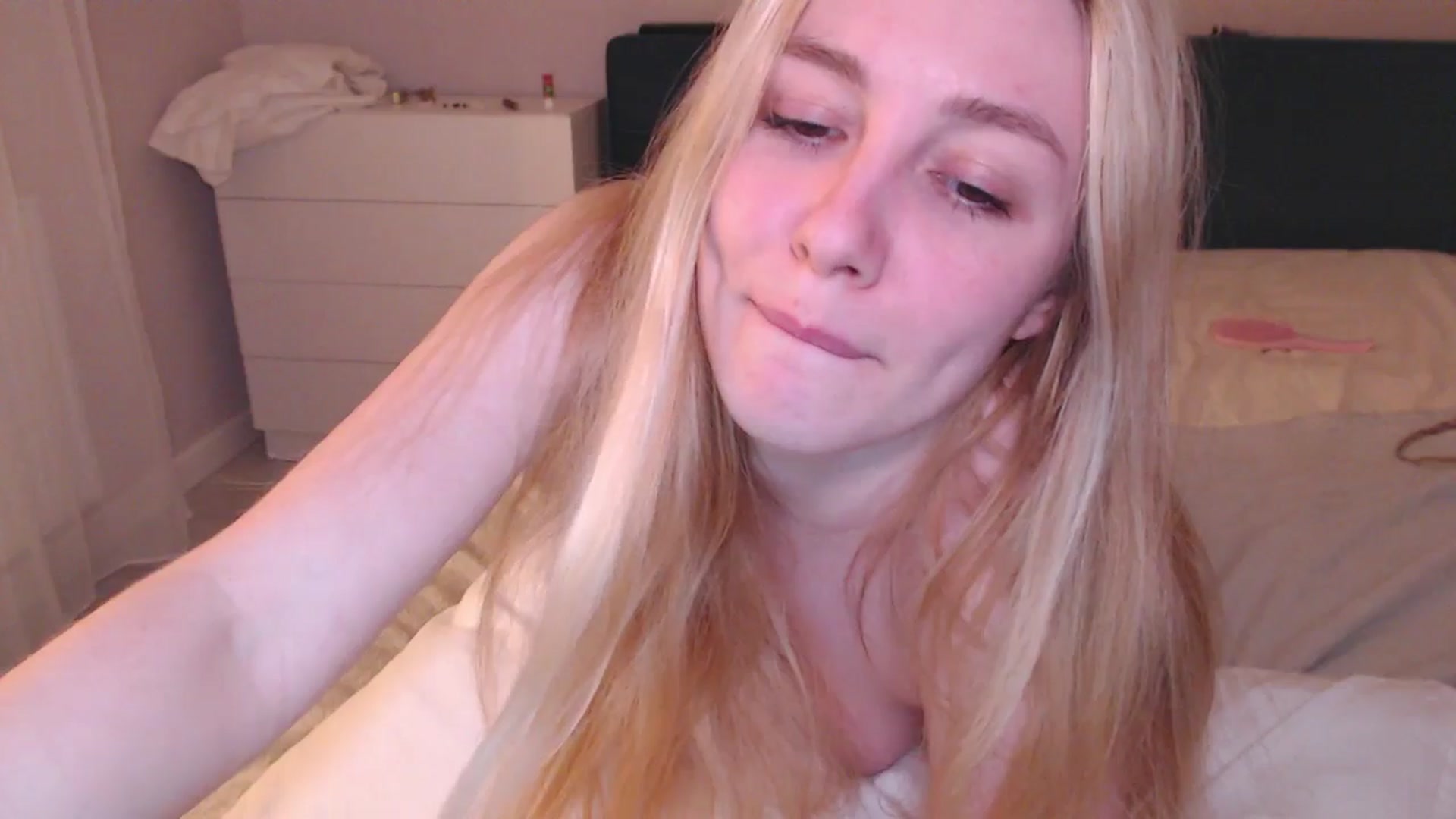 Gallery image thumbnail from Goddessblessu's myfreecams stream on, 04/29/2026, 19:59 image 3 of 20