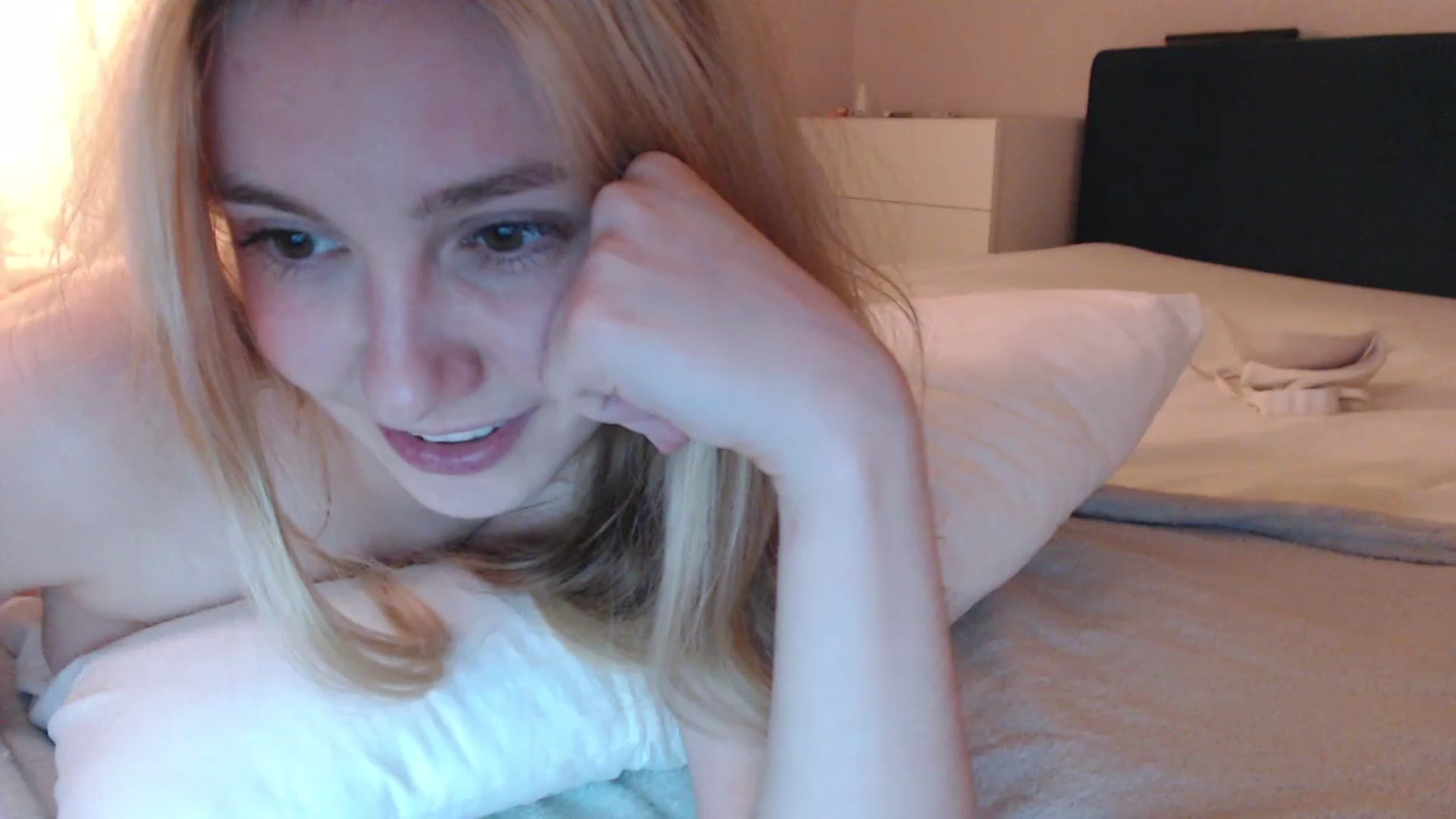 Gallery image thumbnail from Goddessblessu's myfreecams stream on, 05/10/2026, 21:17 image 20 of 20