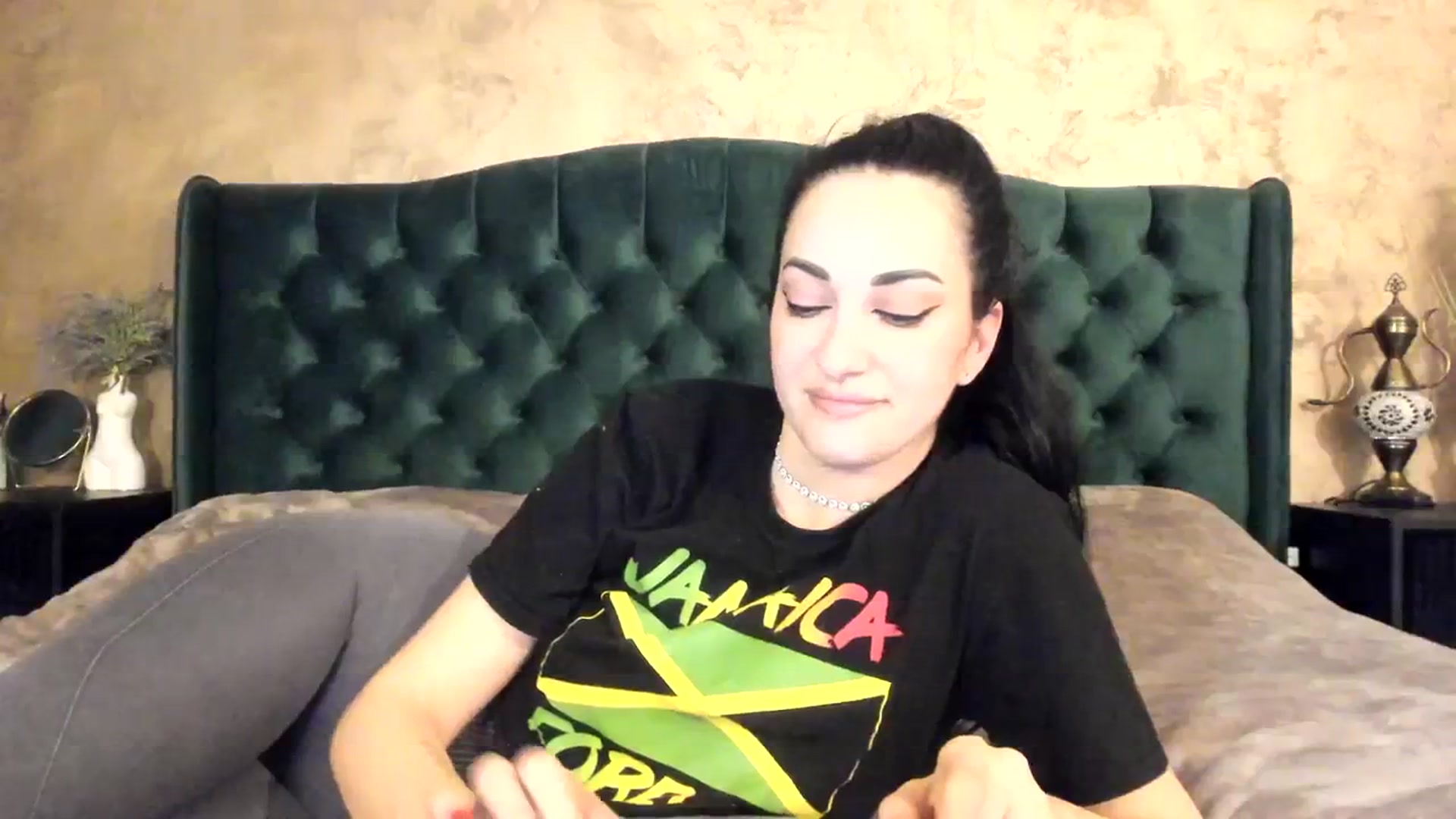 Gallery image thumbnail from Goddesss's myfreecams stream on, 03/18/2024, 15:11 image 9 of 20