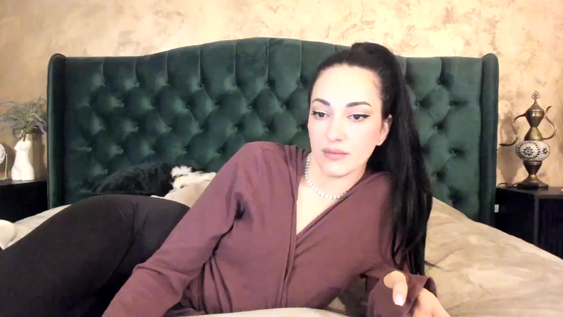 Gallery image thumbnail from Goddesss's myfreecams stream on, 04/05/2024, 10:09 image 17 of 20
