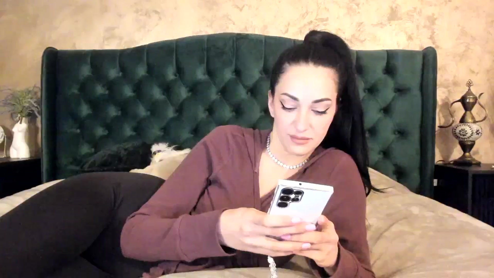 Gallery image thumbnail from Goddesss's myfreecams stream on, 04/05/2024, 10:09 image 8 of 20