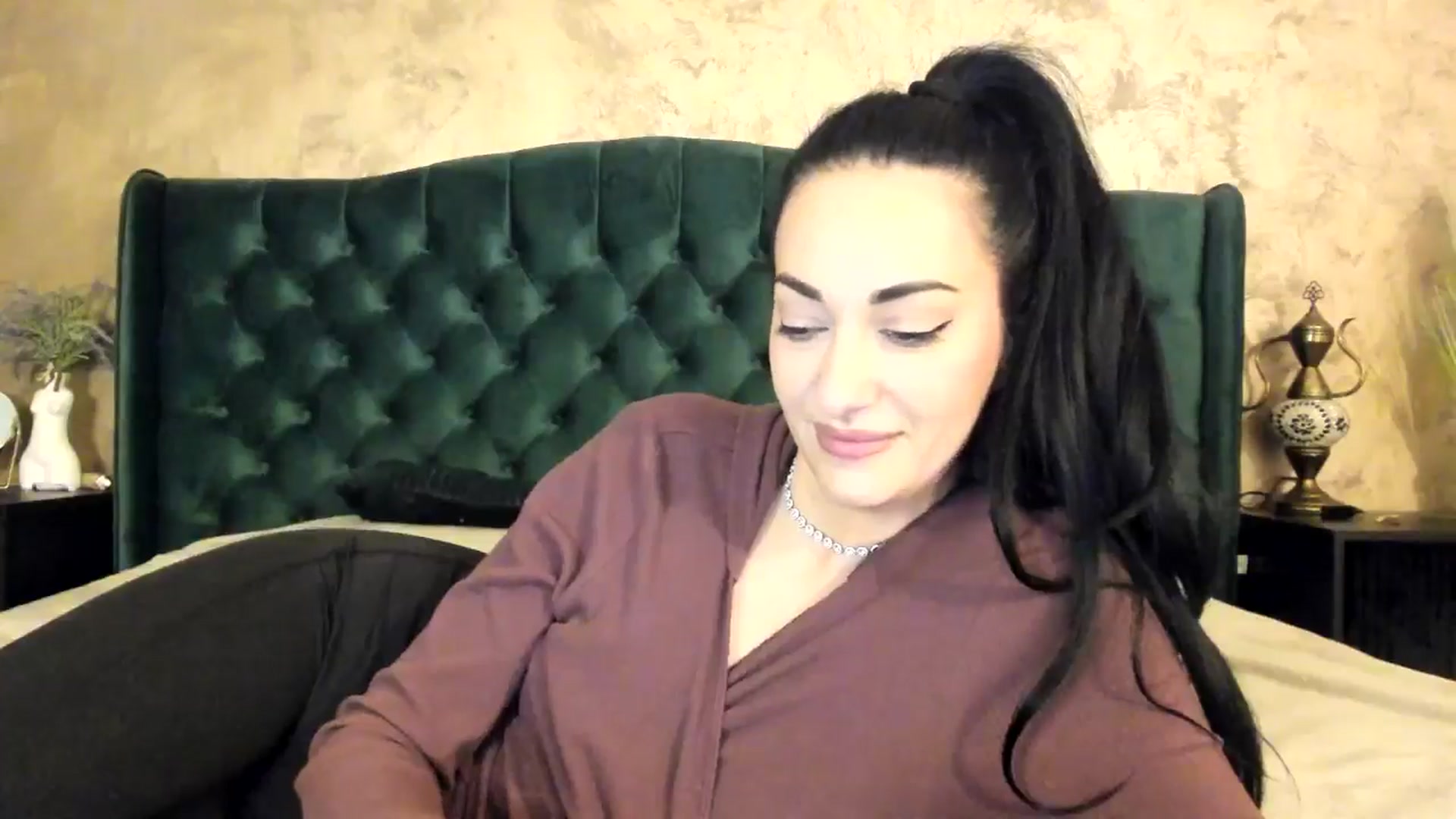 Gallery image thumbnail from Goddesss's myfreecams stream on, 04/22/2024, 10:28 image 8 of 20