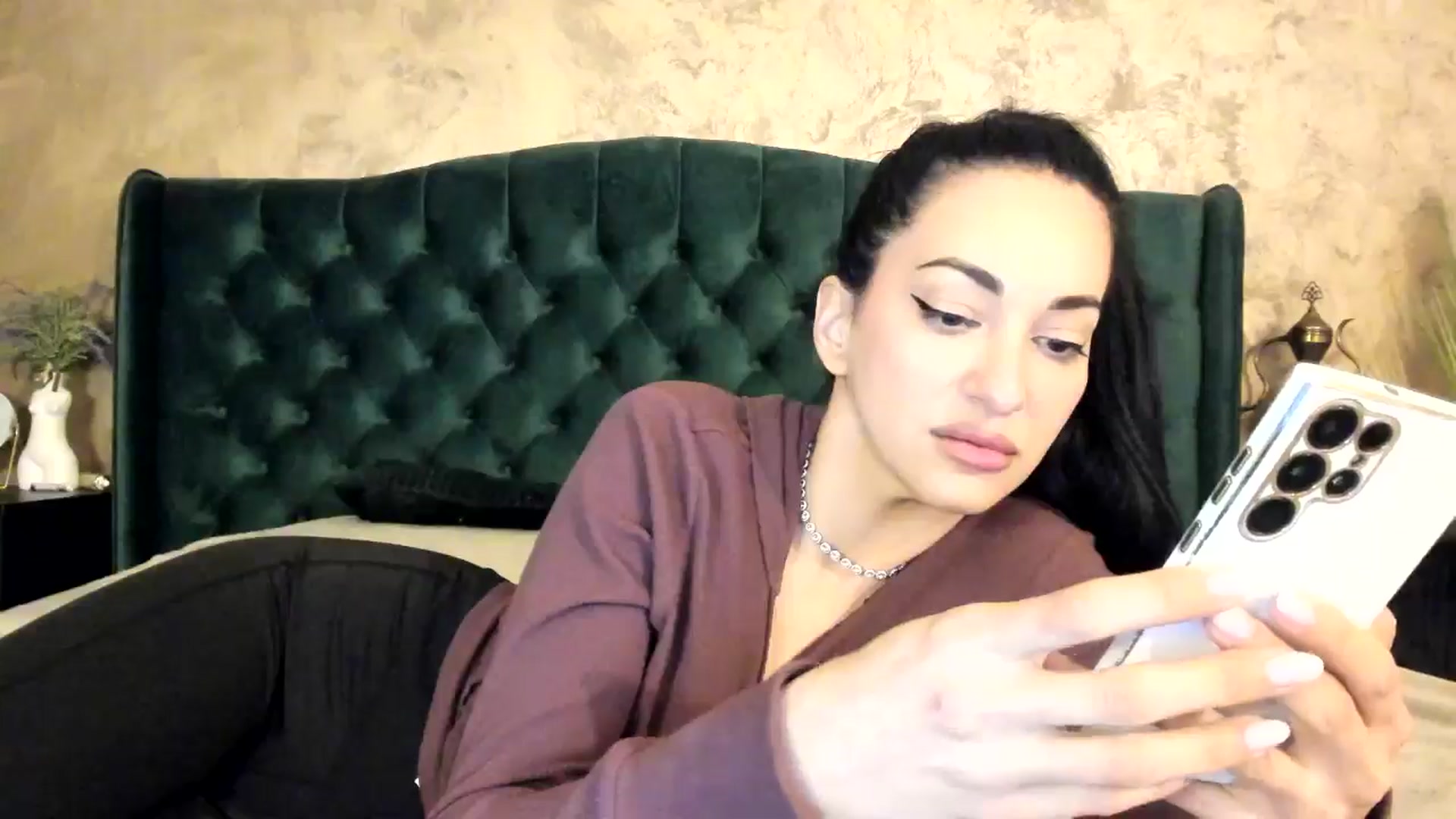 Gallery image thumbnail from Goddesss's myfreecams stream on, 04/22/2024, 10:28 image 9 of 20