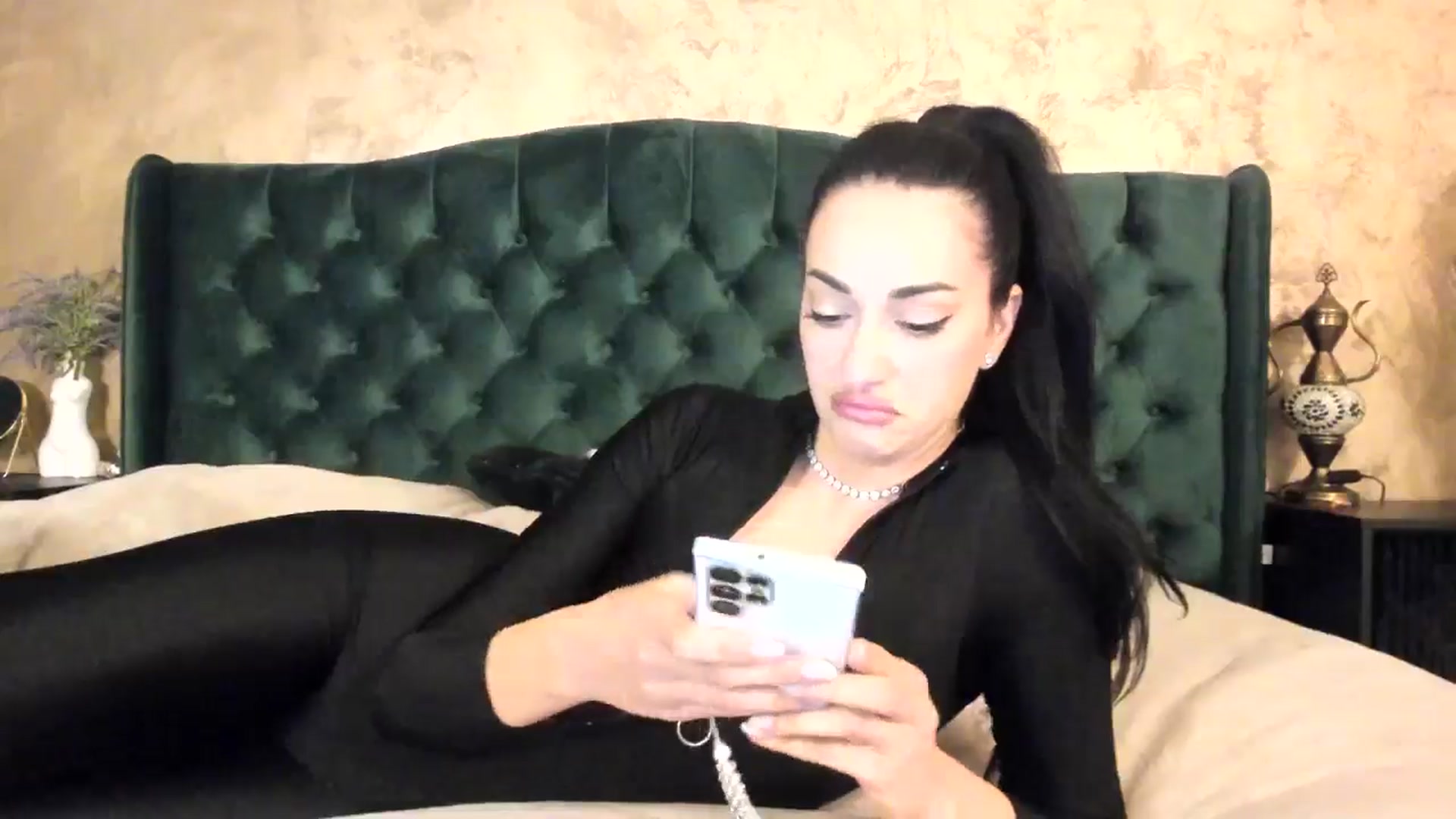 Gallery image thumbnail from Goddesss's myfreecams stream on, 04/25/2024, 10:25 image 8 of 20