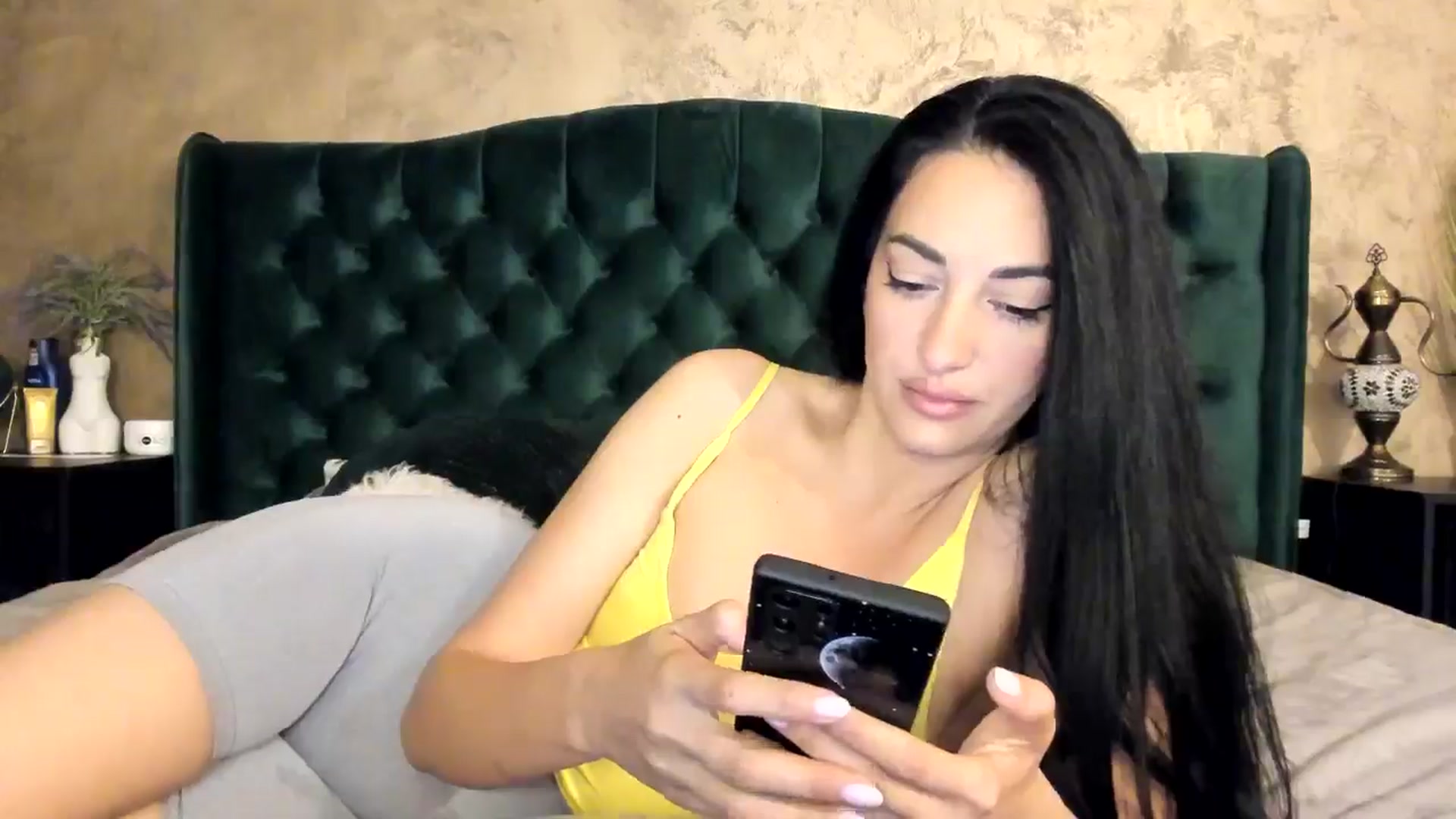 Gallery image thumbnail from Goddesss's myfreecams stream on, 06/19/2024, 08:07 image 7 of 20
