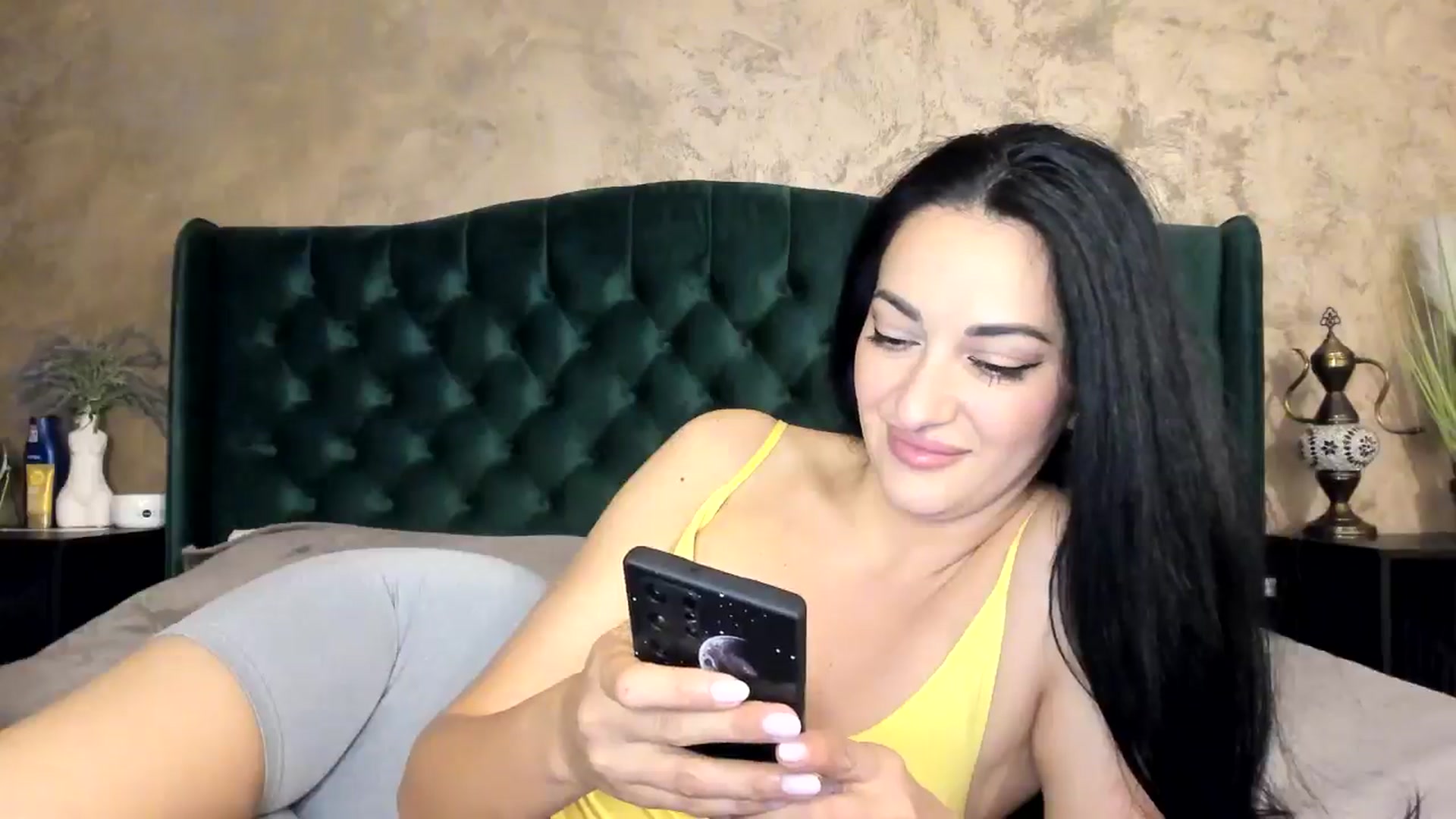 Gallery image thumbnail from Goddesss's myfreecams stream on, 06/20/2024, 07:44 image 8 of 20